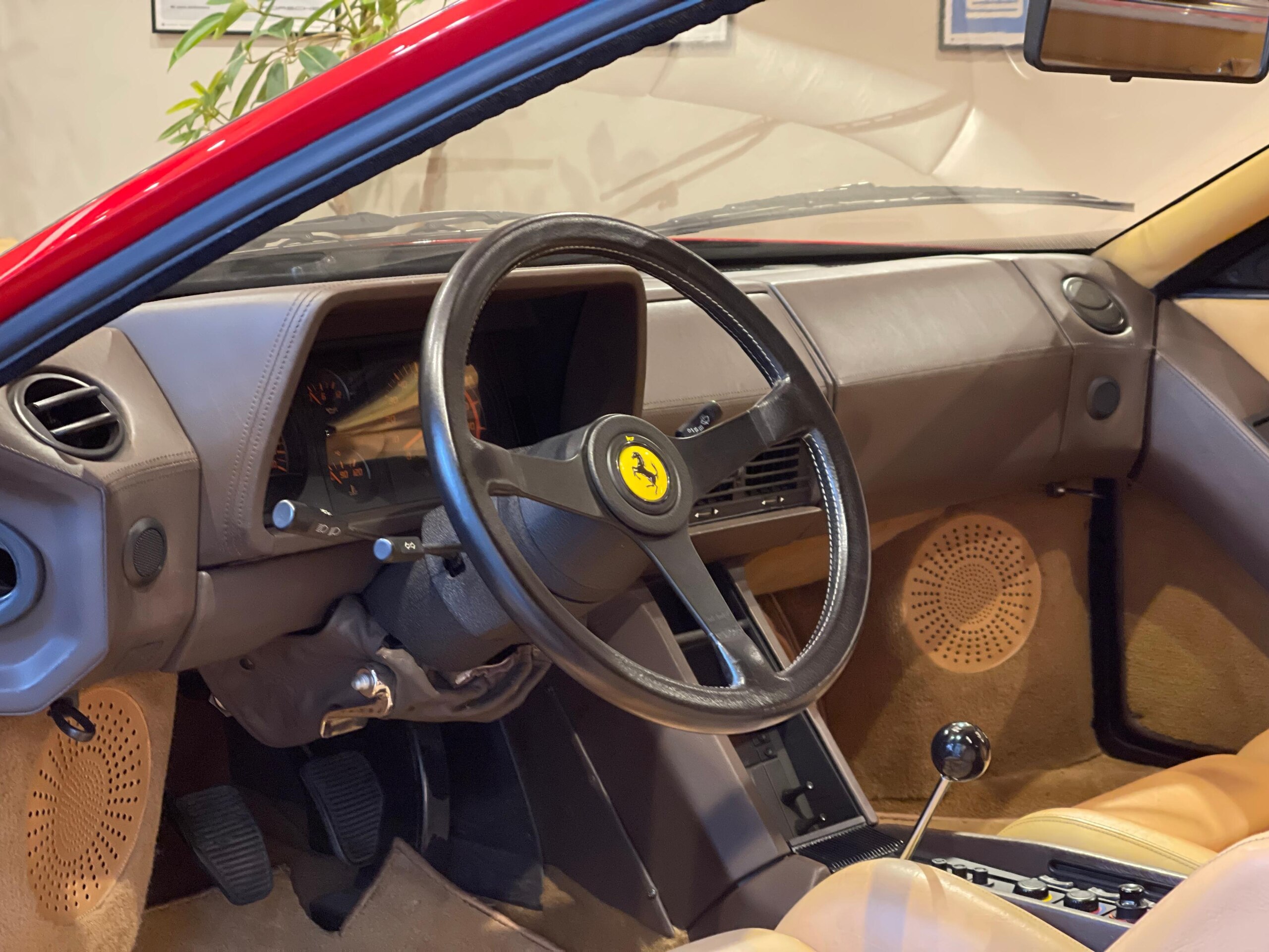 1988 Ferrari Testarossa — Photo 7 / 21