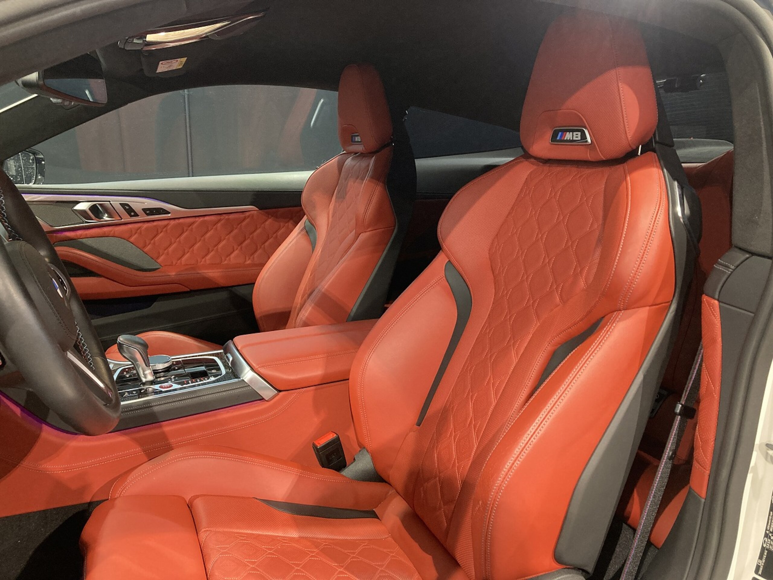 2020 BMW M8 Competition — Photo 13 / 17