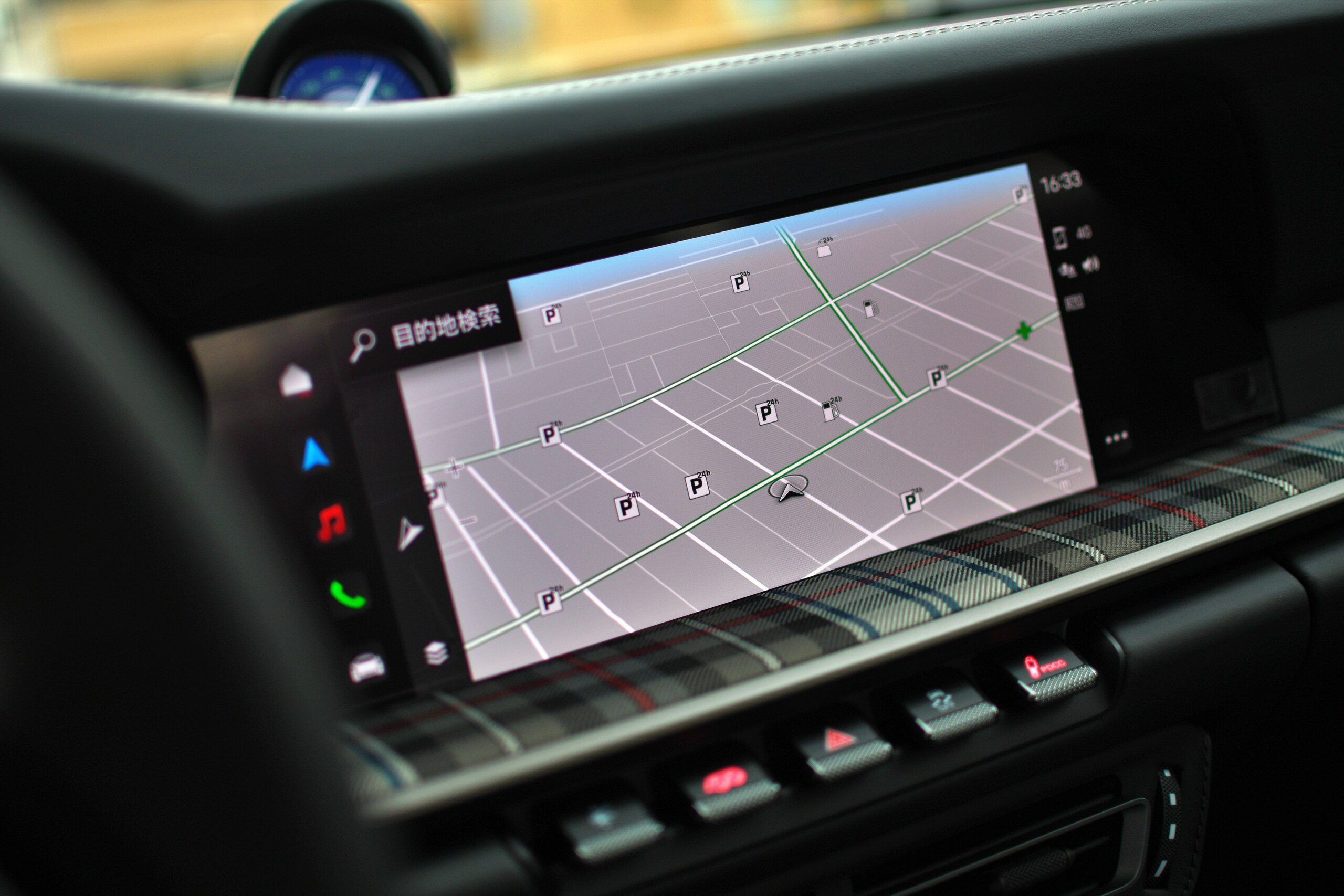 2025 Porsche 911 Turbo — Photo 16 / 44