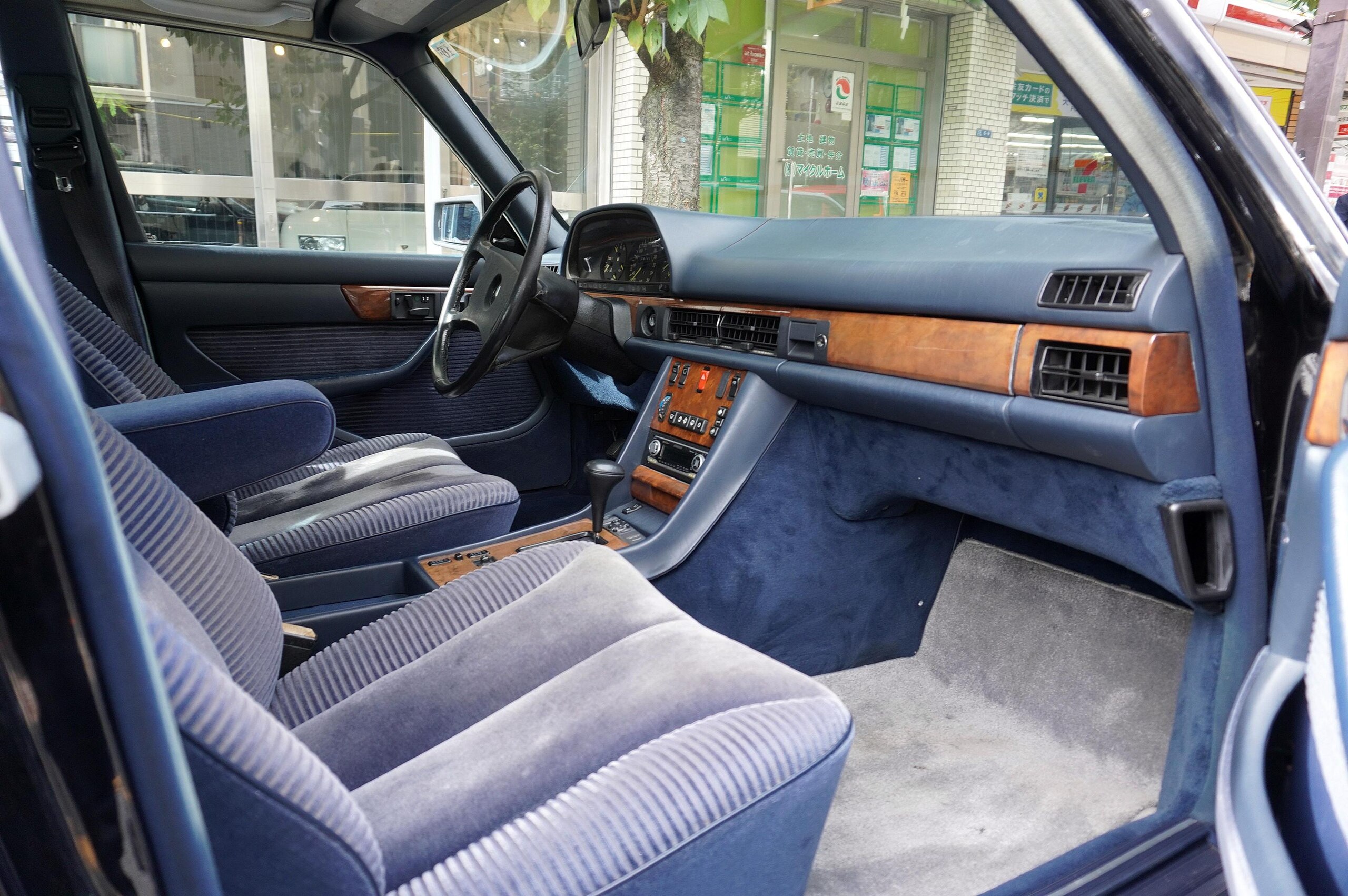 1987 Mercedes Benz 560SEL — Photo 12 / 14