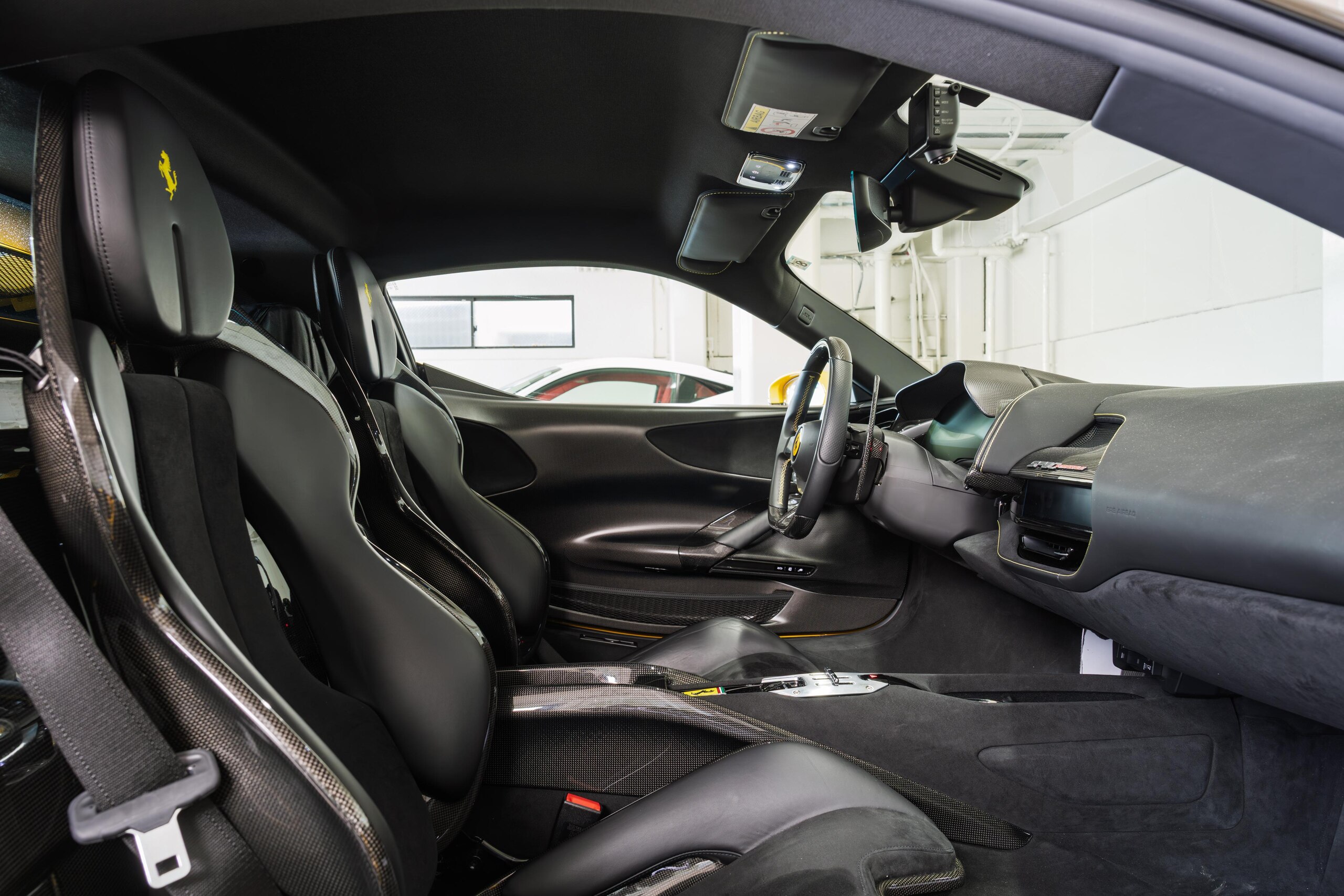2021 Ferrari SF90 Stradale — Photo 17 / 21