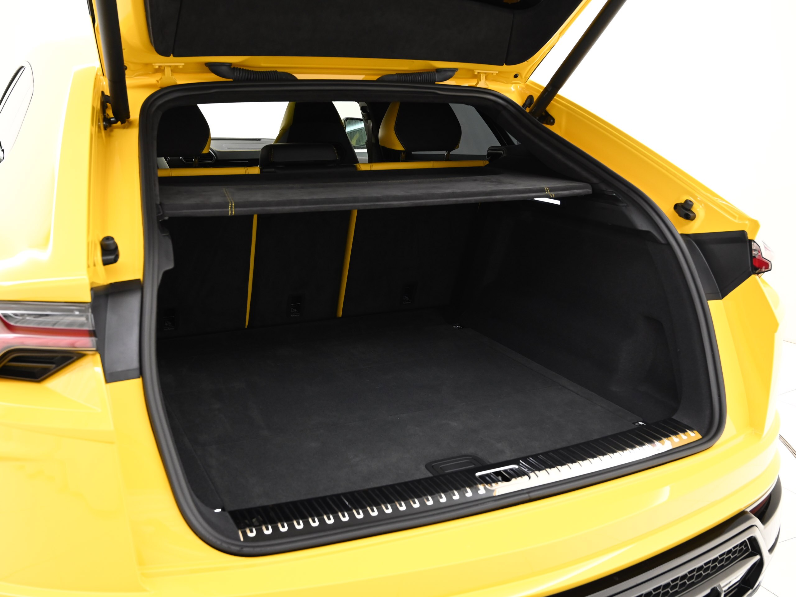 2022 Lamborghini Urus — Photo 21 / 21