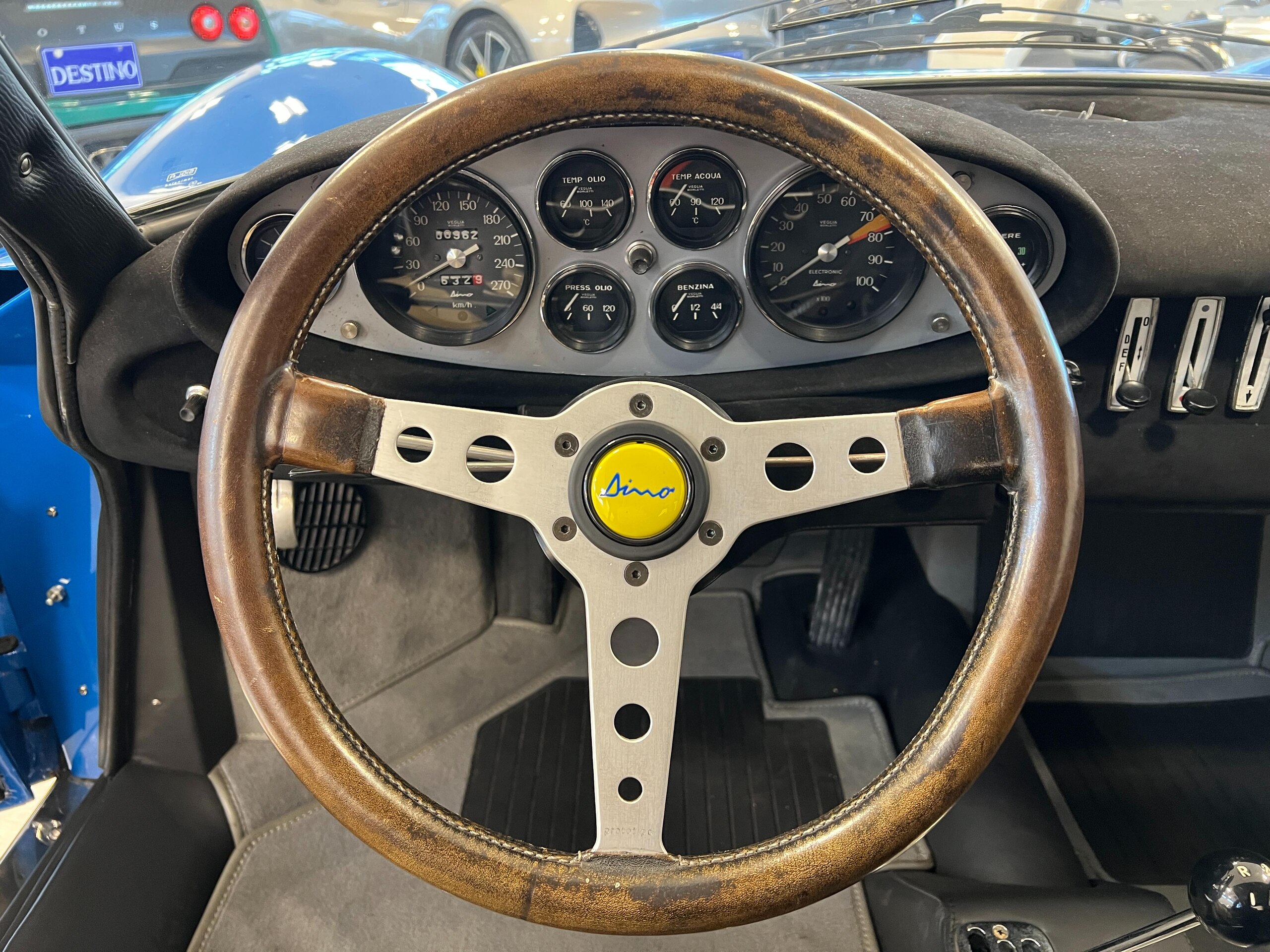 1971 Ferrari DINO 246GT — Photo 8 / 15