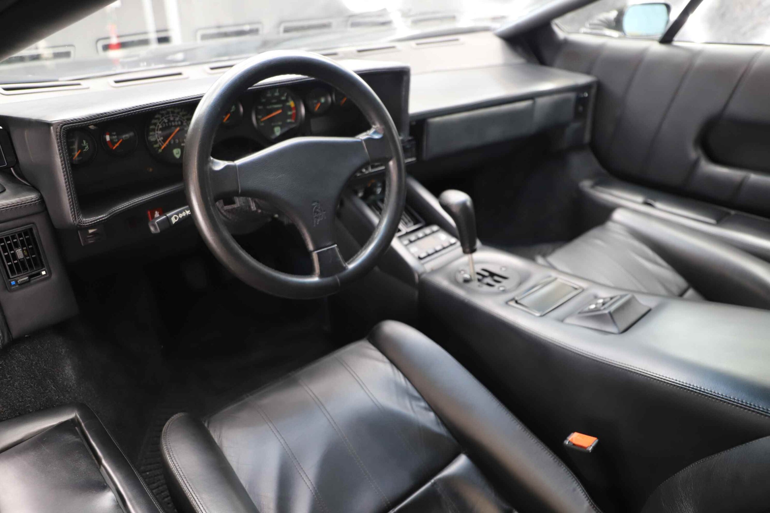 1989 Lamborghini Countach Anniversary Edition — Photo 6 / 11