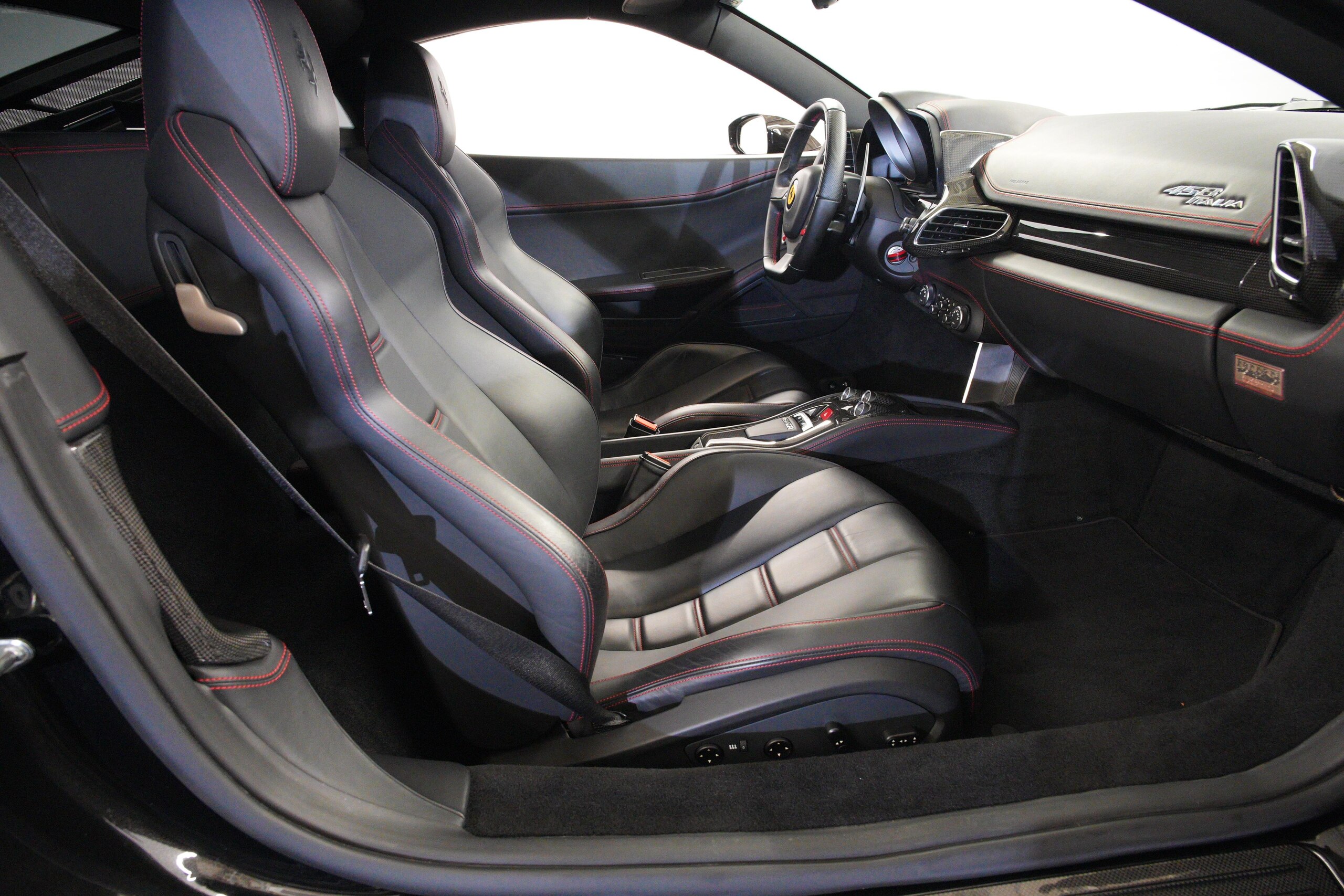 2010 Ferrari 458 Italia F1 DCT — Photo 16 / 19