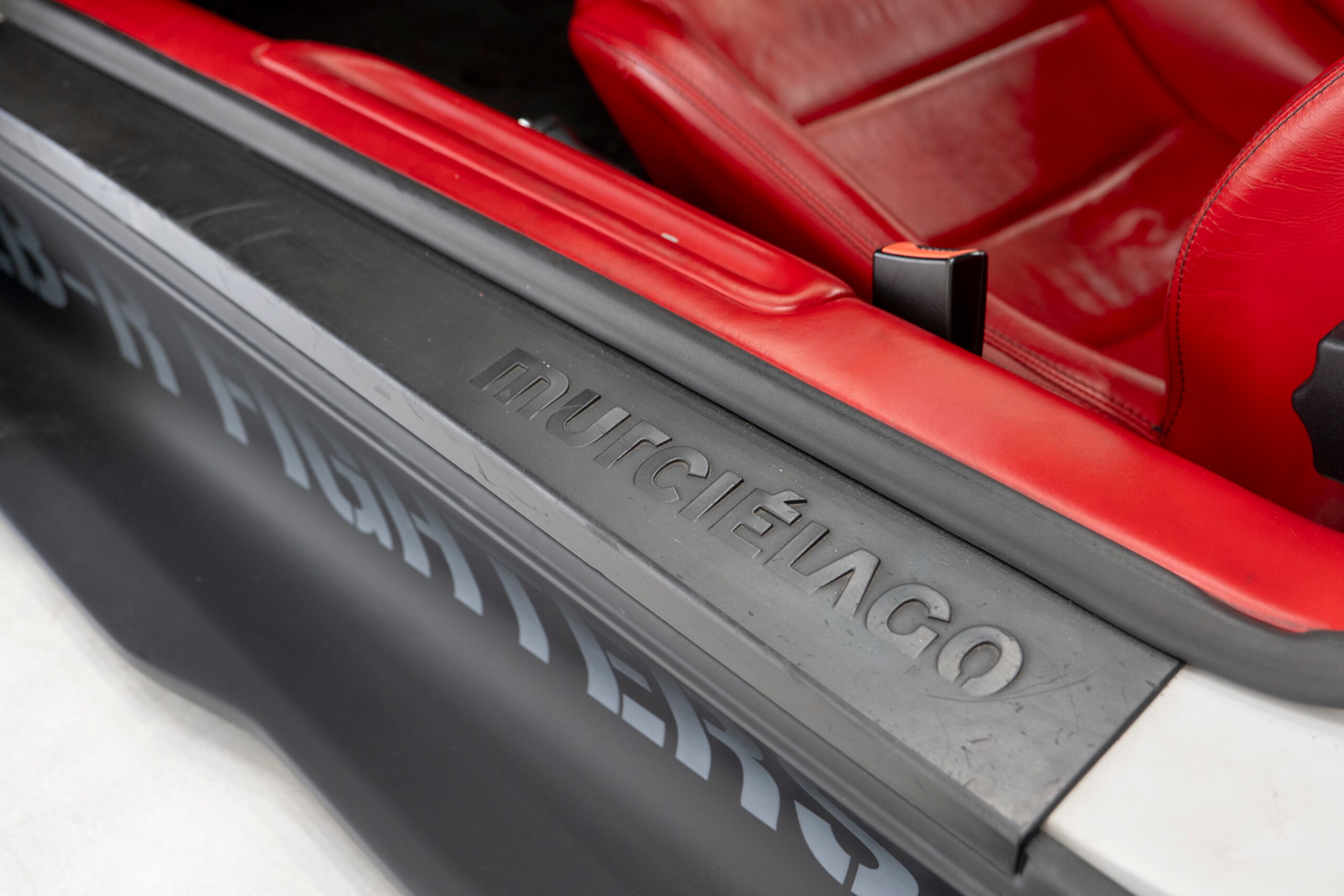 2005 Lamborghini Murcielago — Photo 11 / 25
