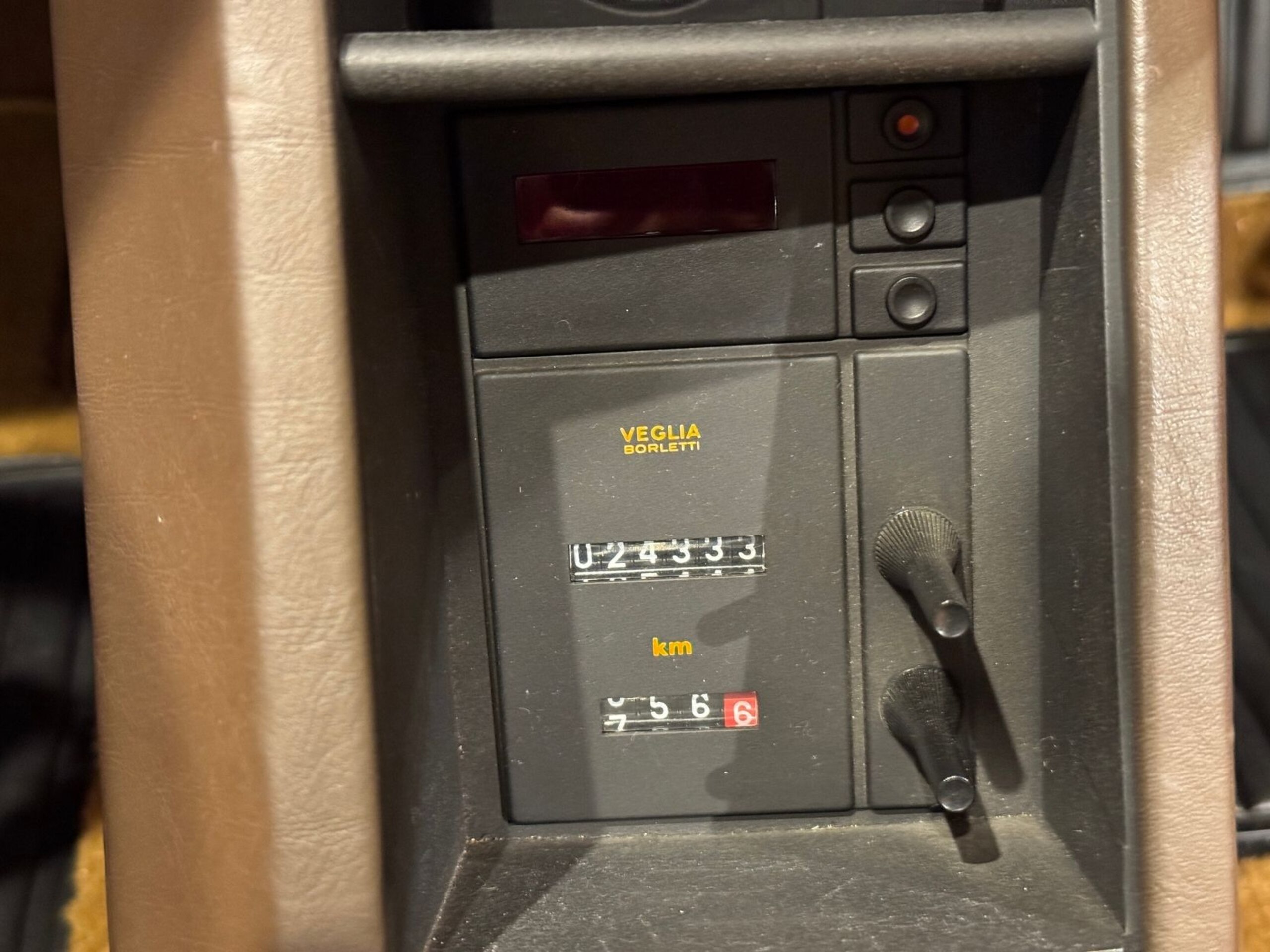 1988 Ferrari Testarossa — Photo 12 / 19