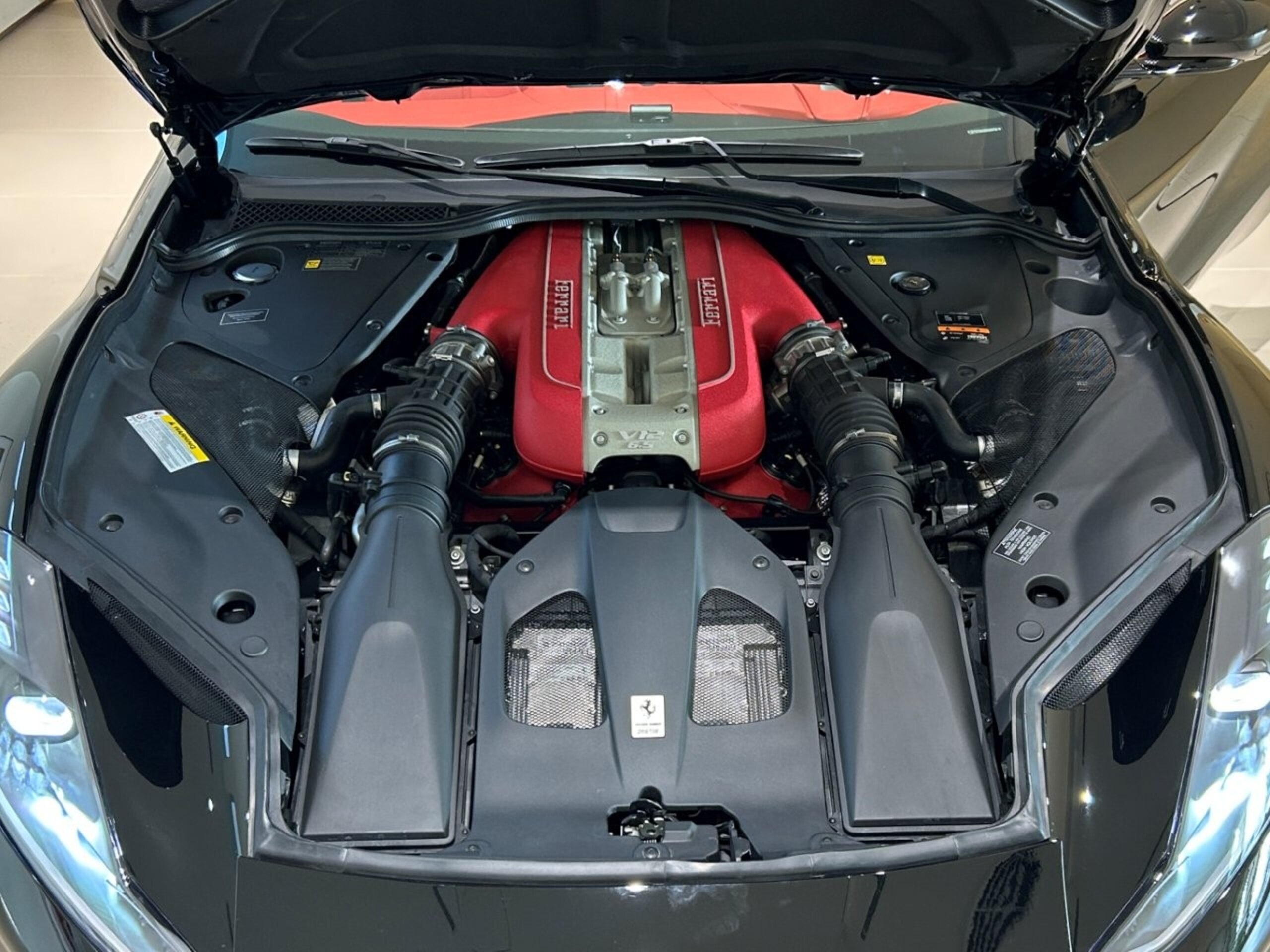 2021 Ferrari 812GTS — Photo 19 / 21