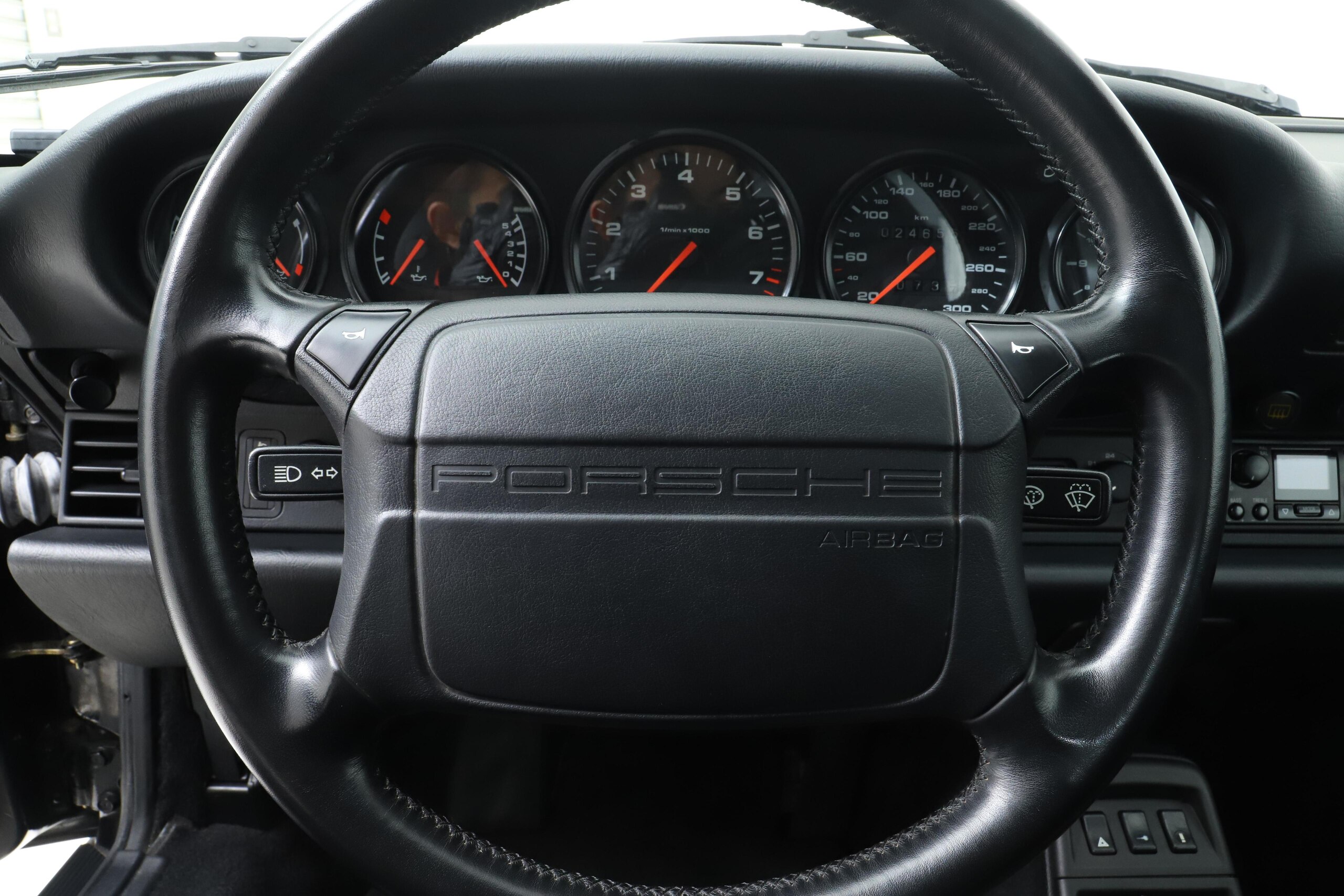 1992 Porsche 911 Carrera 2 — Photo 8 / 17