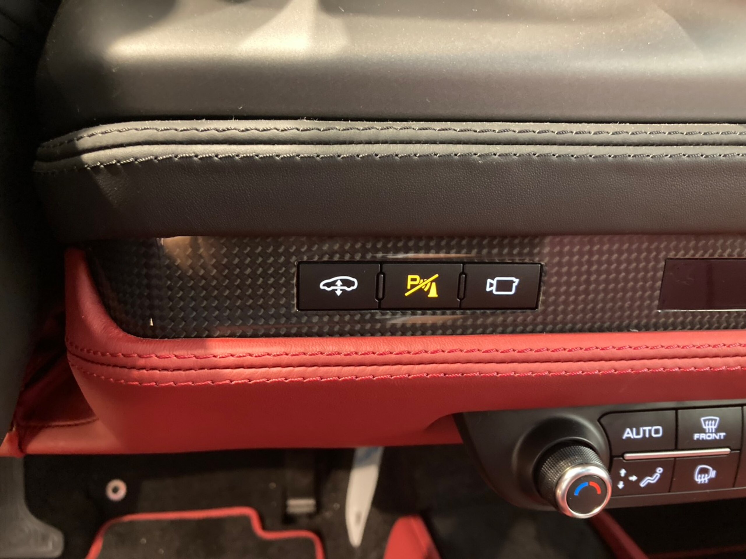 2020 Ferrari F8 Tributo — Photo 20 / 31