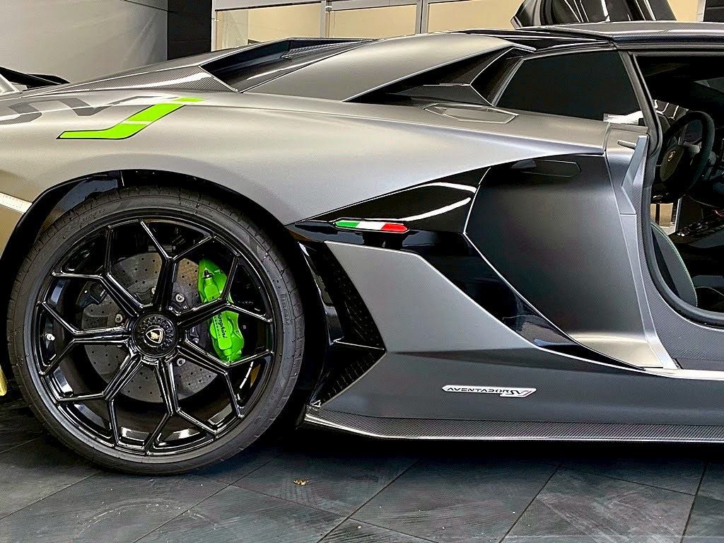 2020 Lamborghini Aventador SVJ Roadster — Photo 20 / 24