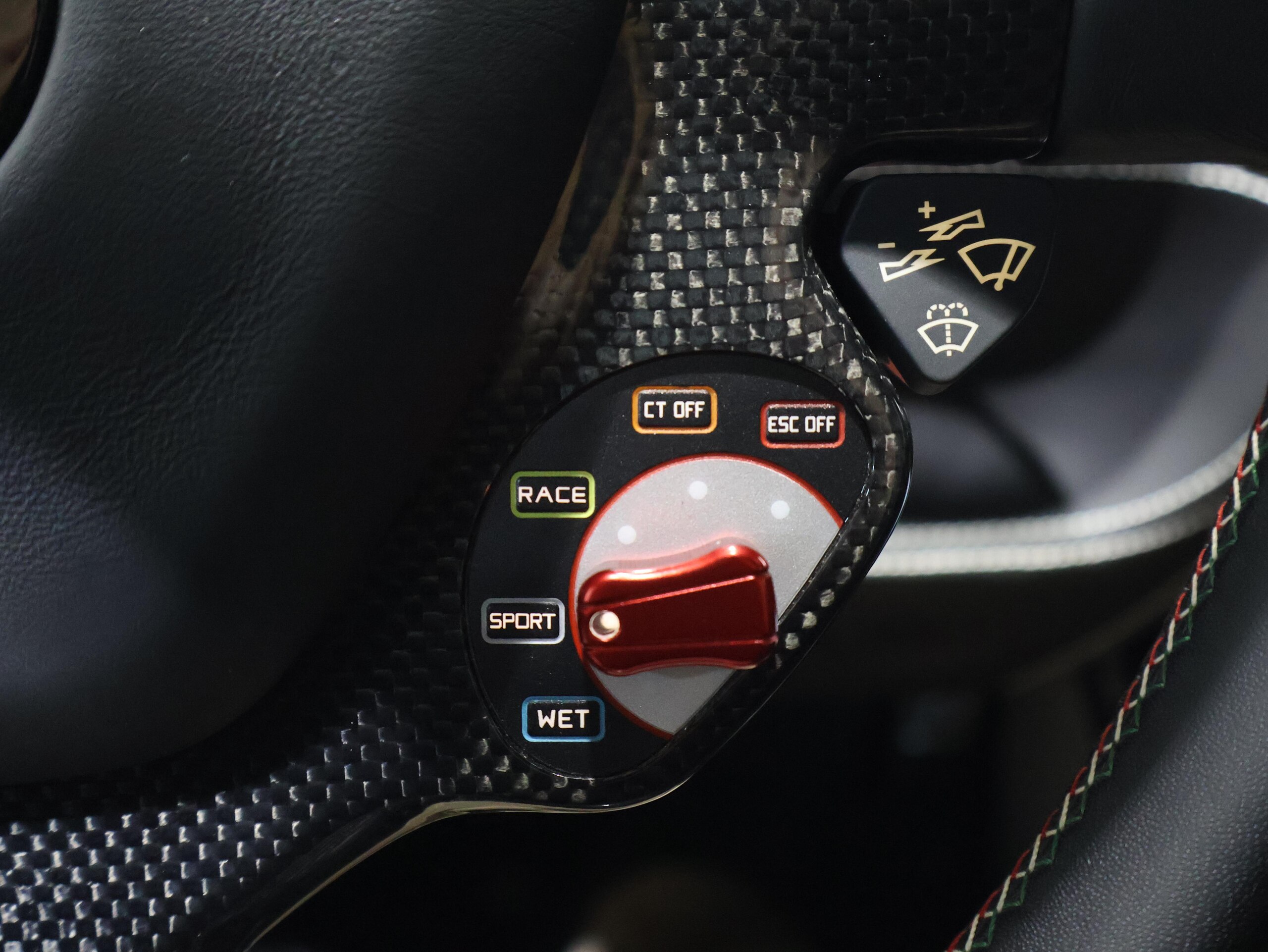 2013 Ferrari 458 Italia F1 DCT — Photo 23 / 32