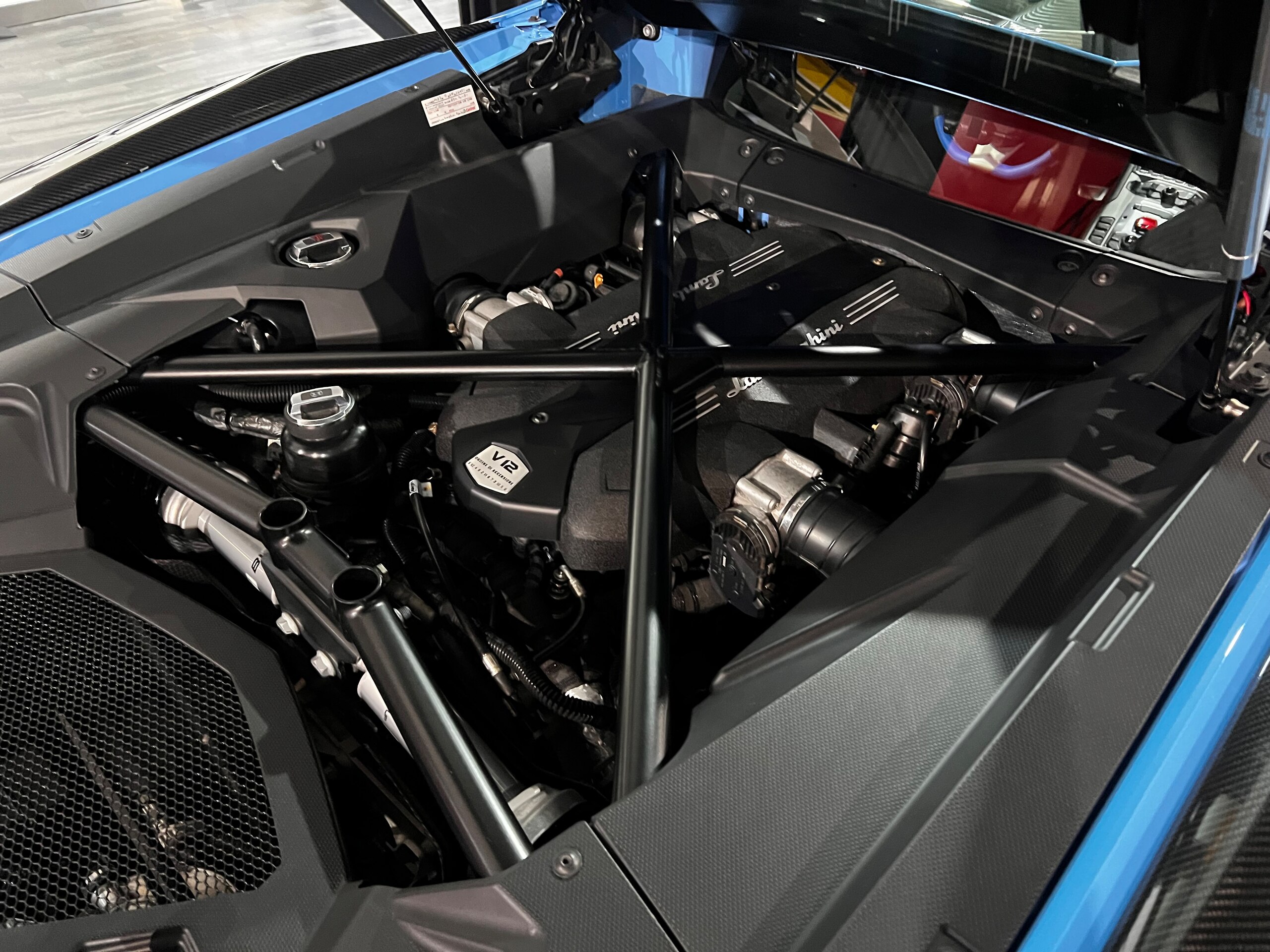 2017 Lamborghini Aventador S — Photo 14 / 15