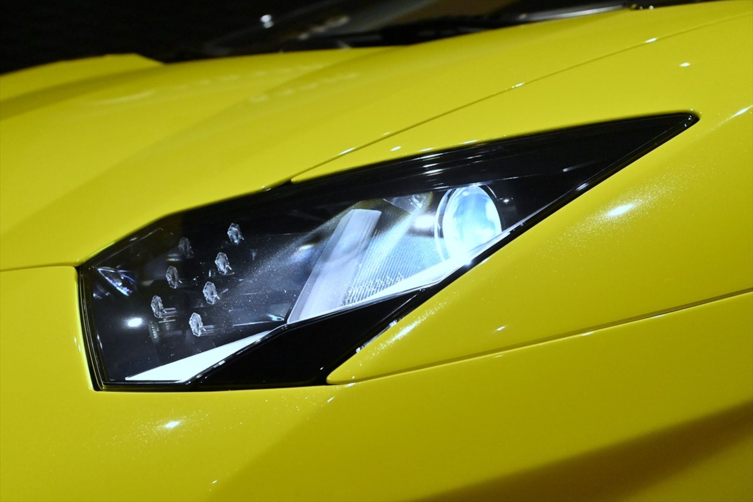 2014 Lamborghini Aventador Roadster LP720-4 — Photo 16 / 22