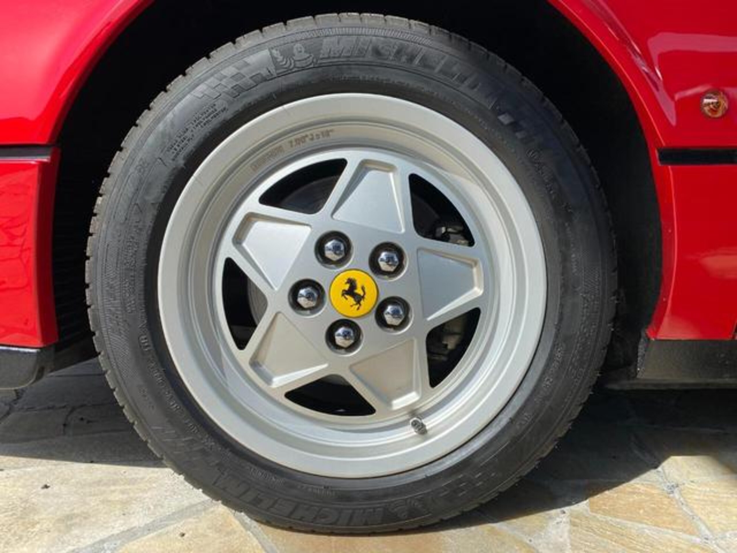 1989 Ferrari 328GTS — Photo 21 / 24