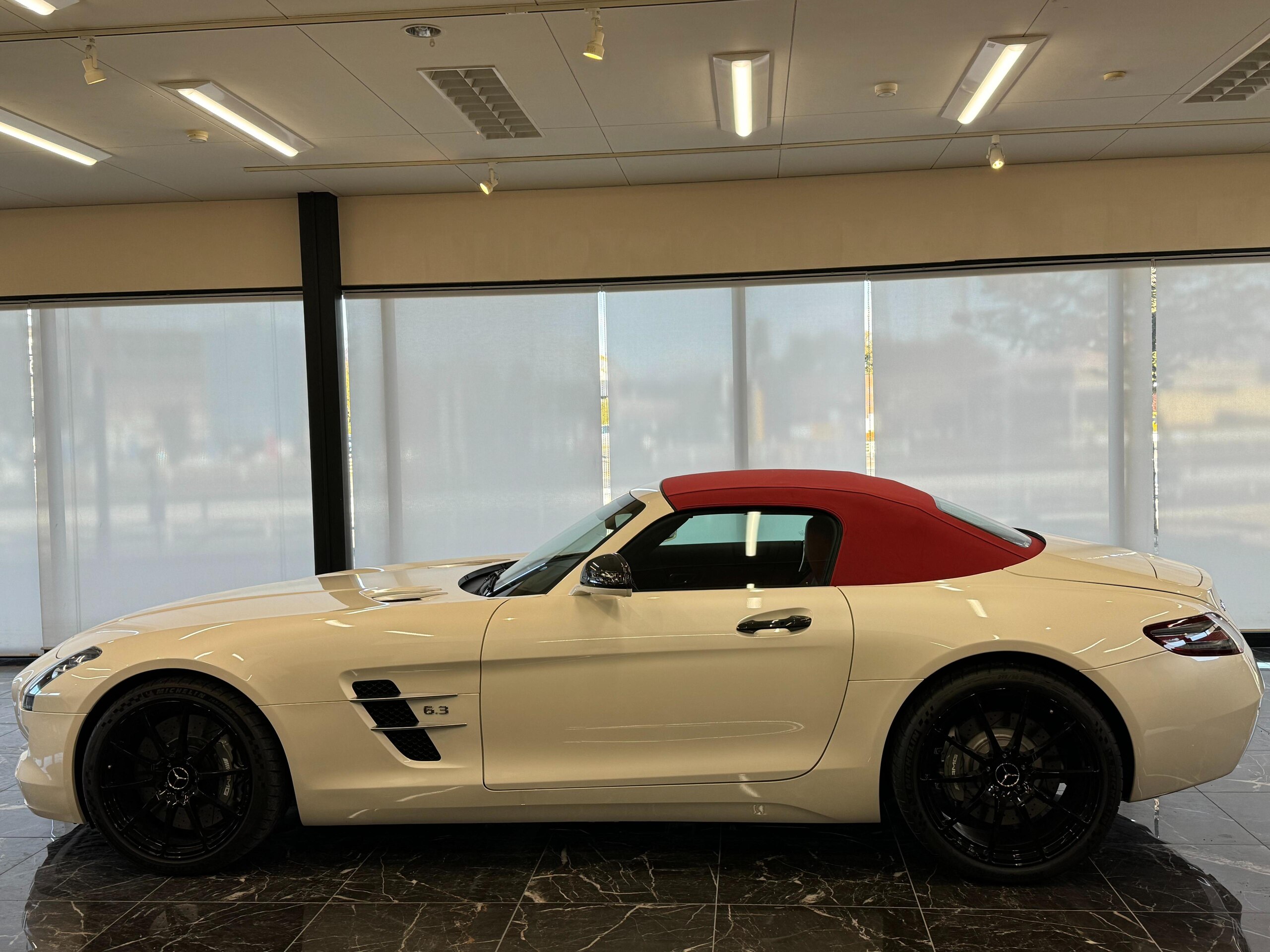 2012 Mercedes Benz SLS AMG Roadster — Photo 6 / 27