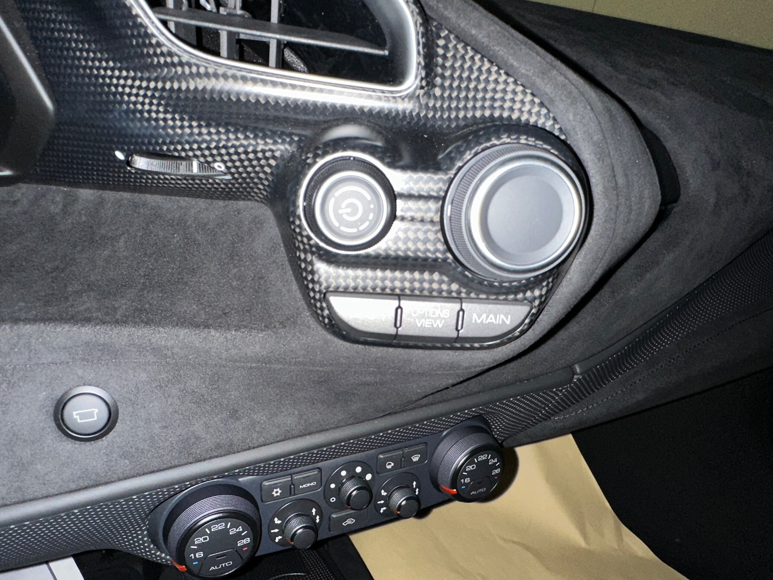 2019 Ferrari 488 Pista — Photo 11 / 17