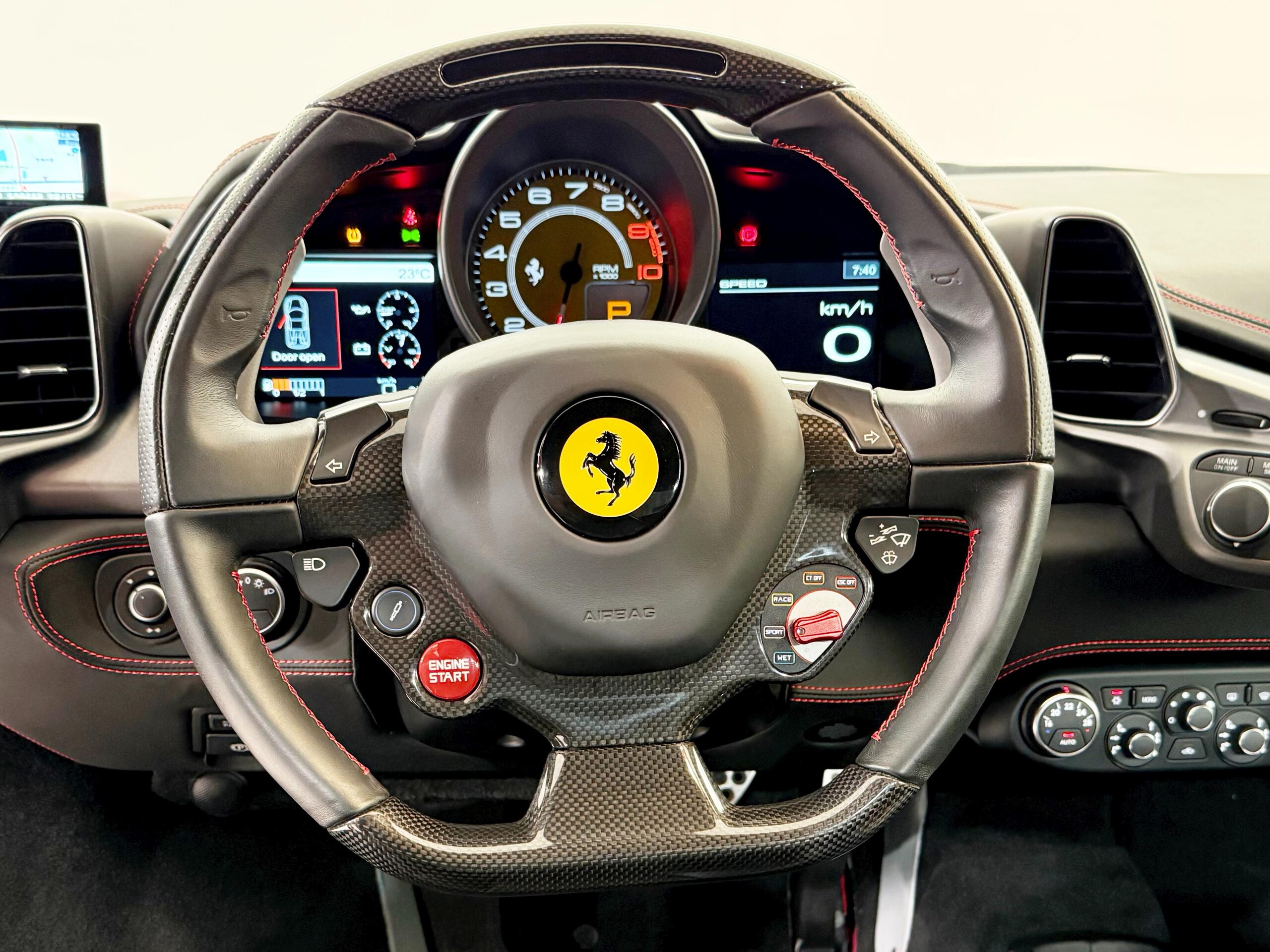 2015 Ferrari 458 Spider — Photo 17 / 37