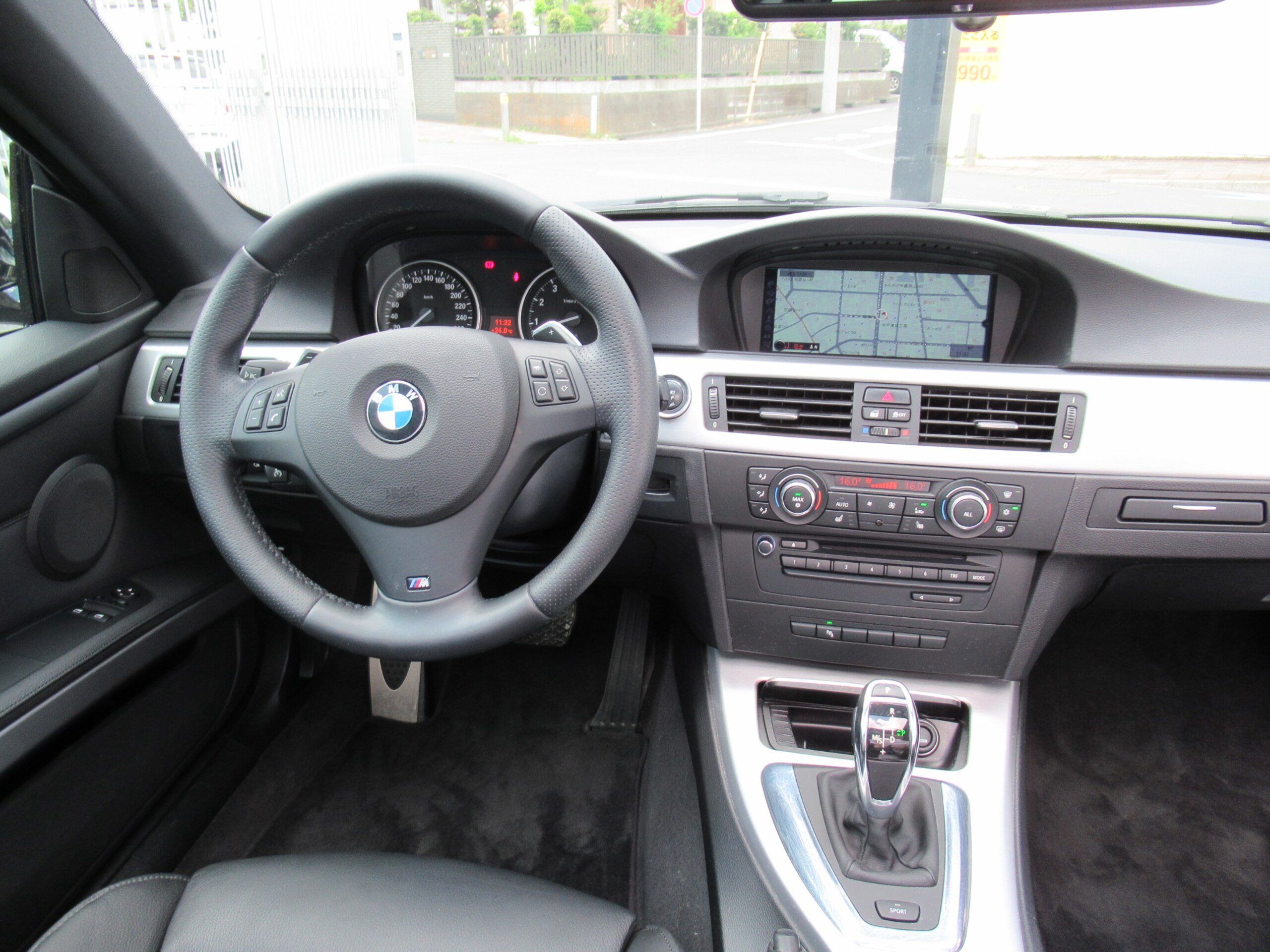 2012 BMW 335i Coupe M Sport — Photo 13 / 20