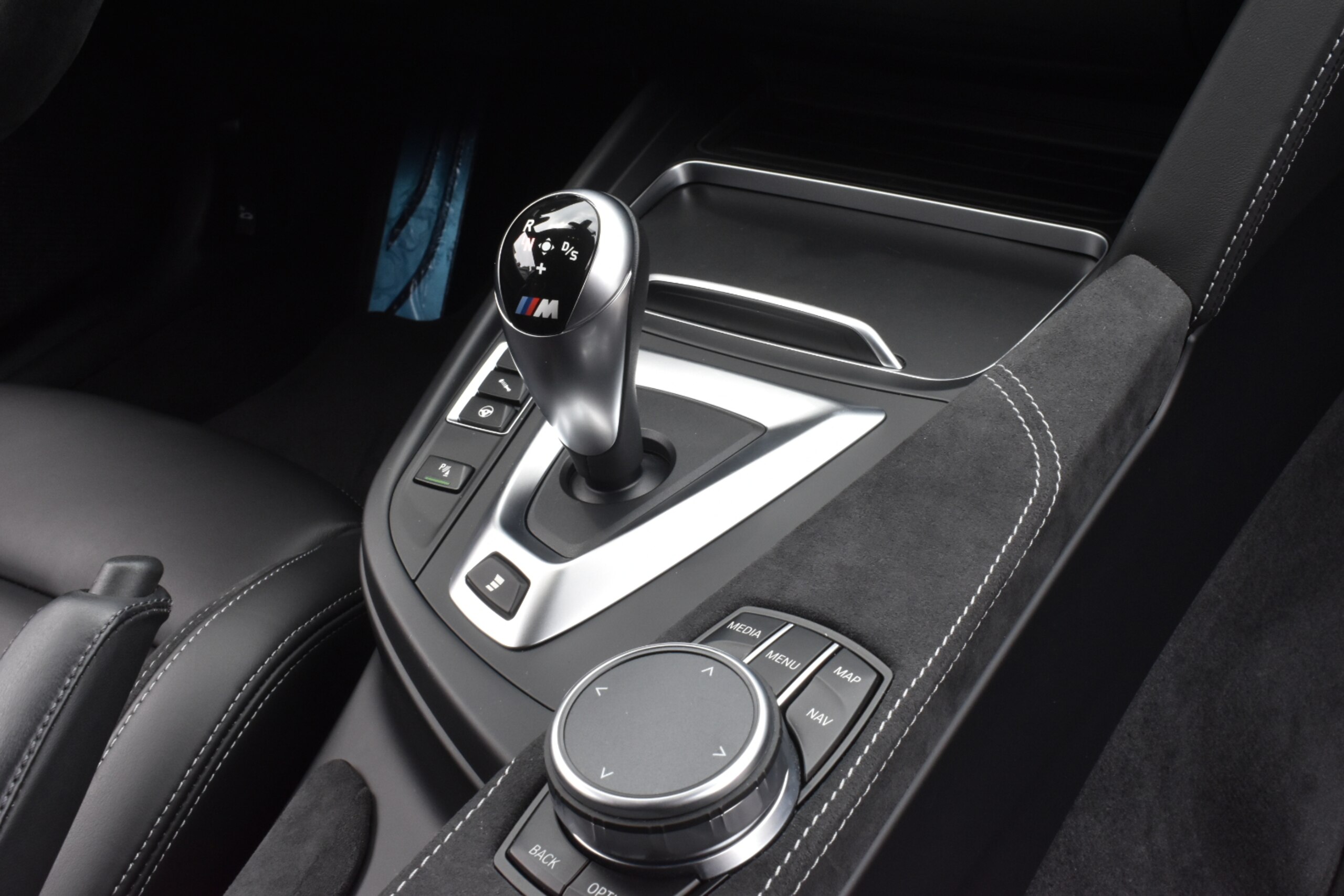 2020 BMW M4 CS — Photo 8 / 11