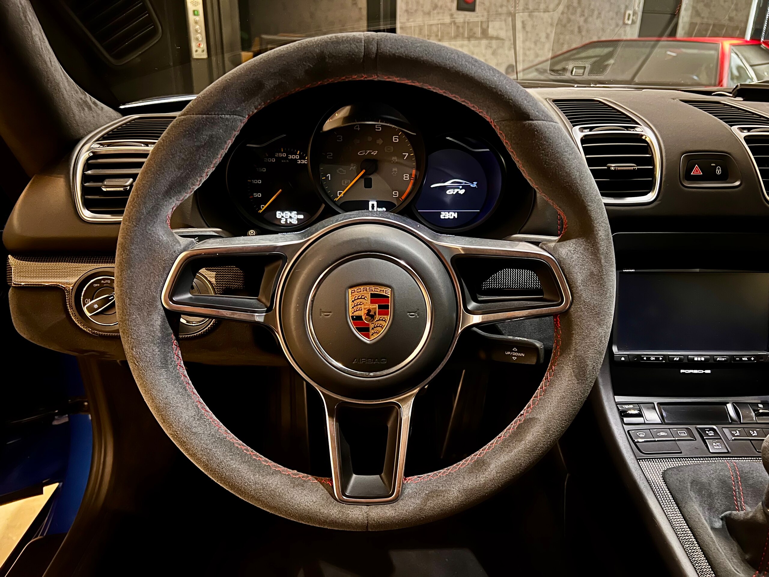 2016 Porsche Cayman GT4 — Photo 15 / 22