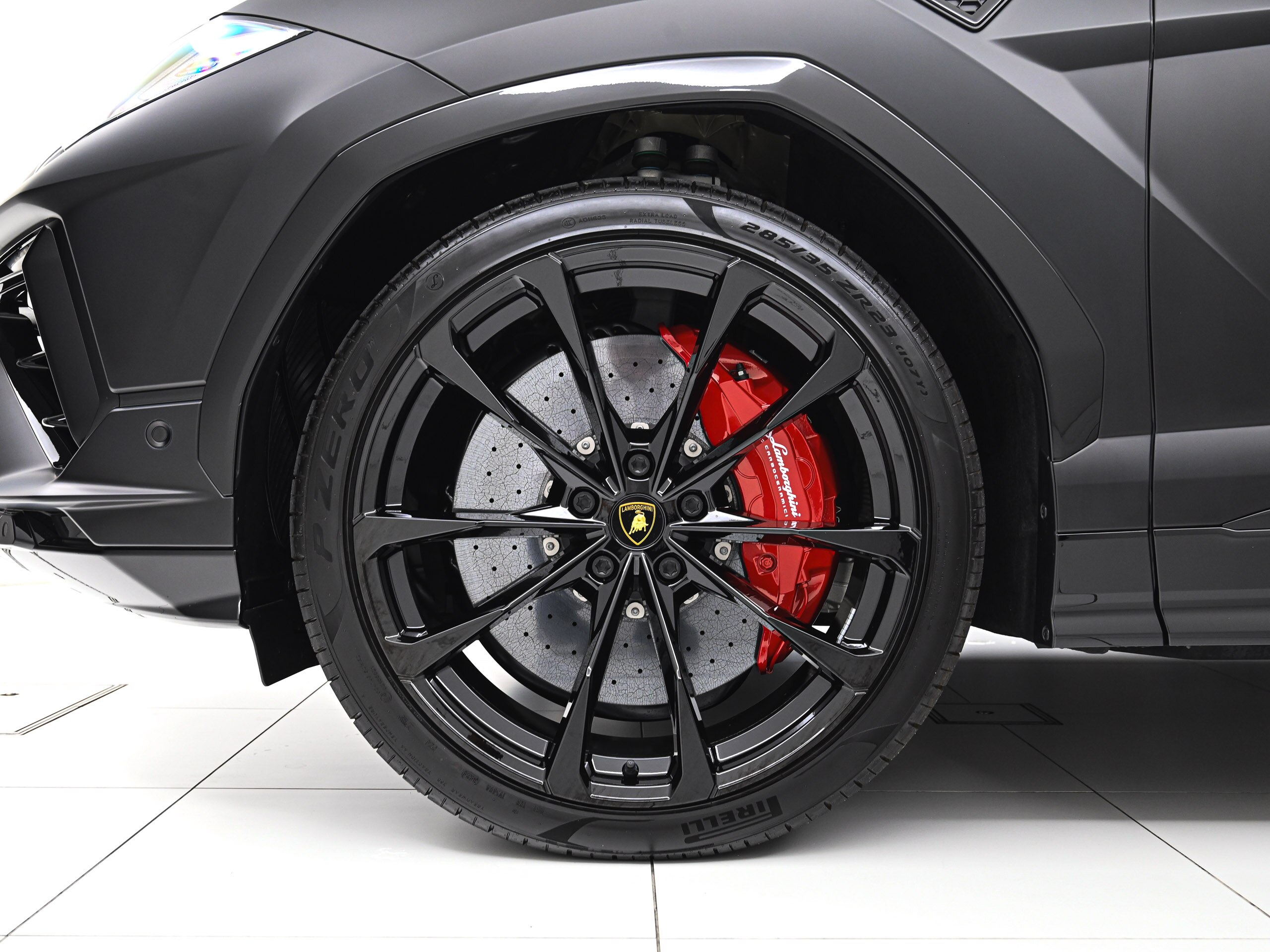 2025 Lamborghini Urus S — Photo 23 / 25