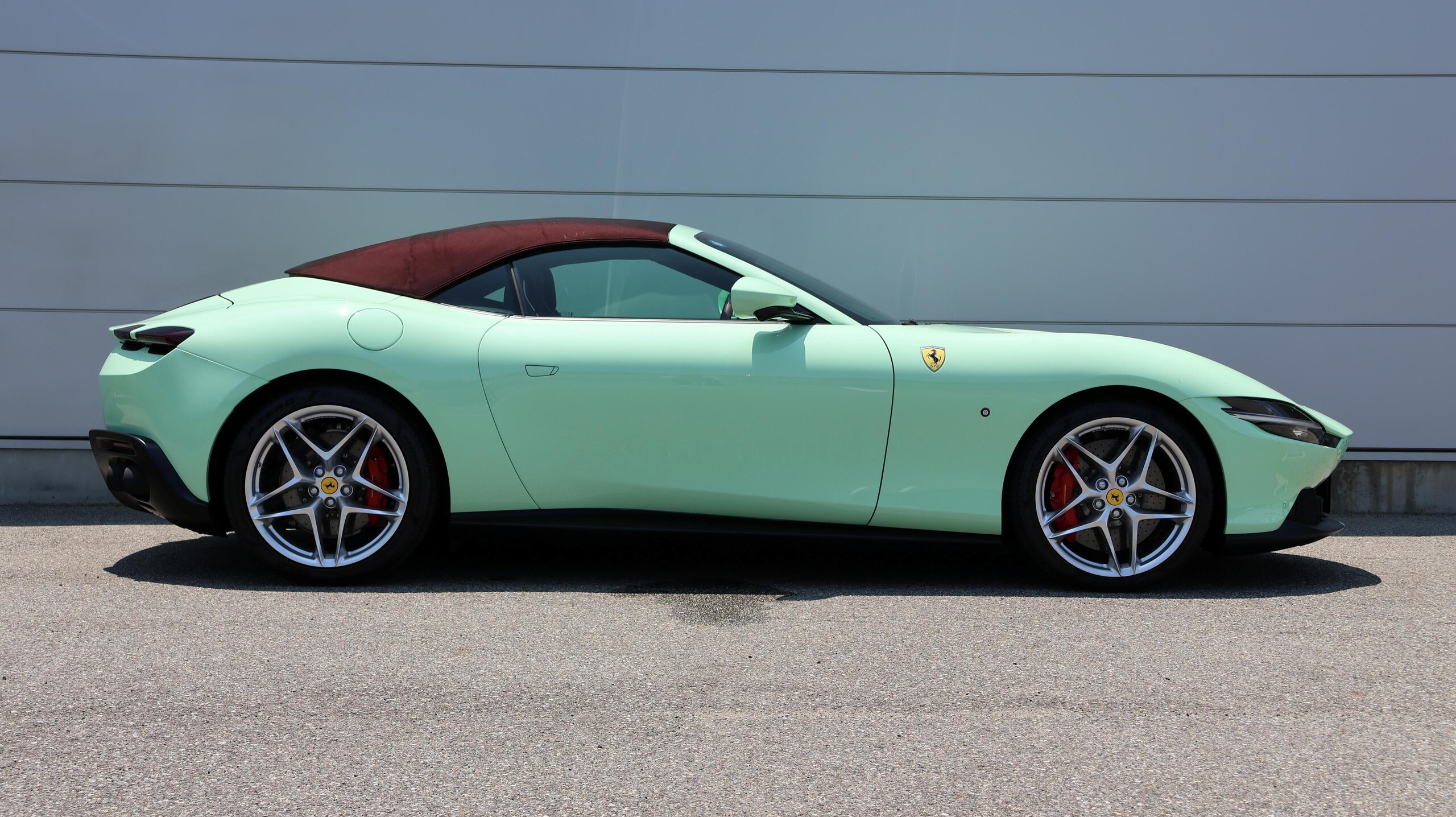 2025 Ferrari Roma — Photo 32 / 41