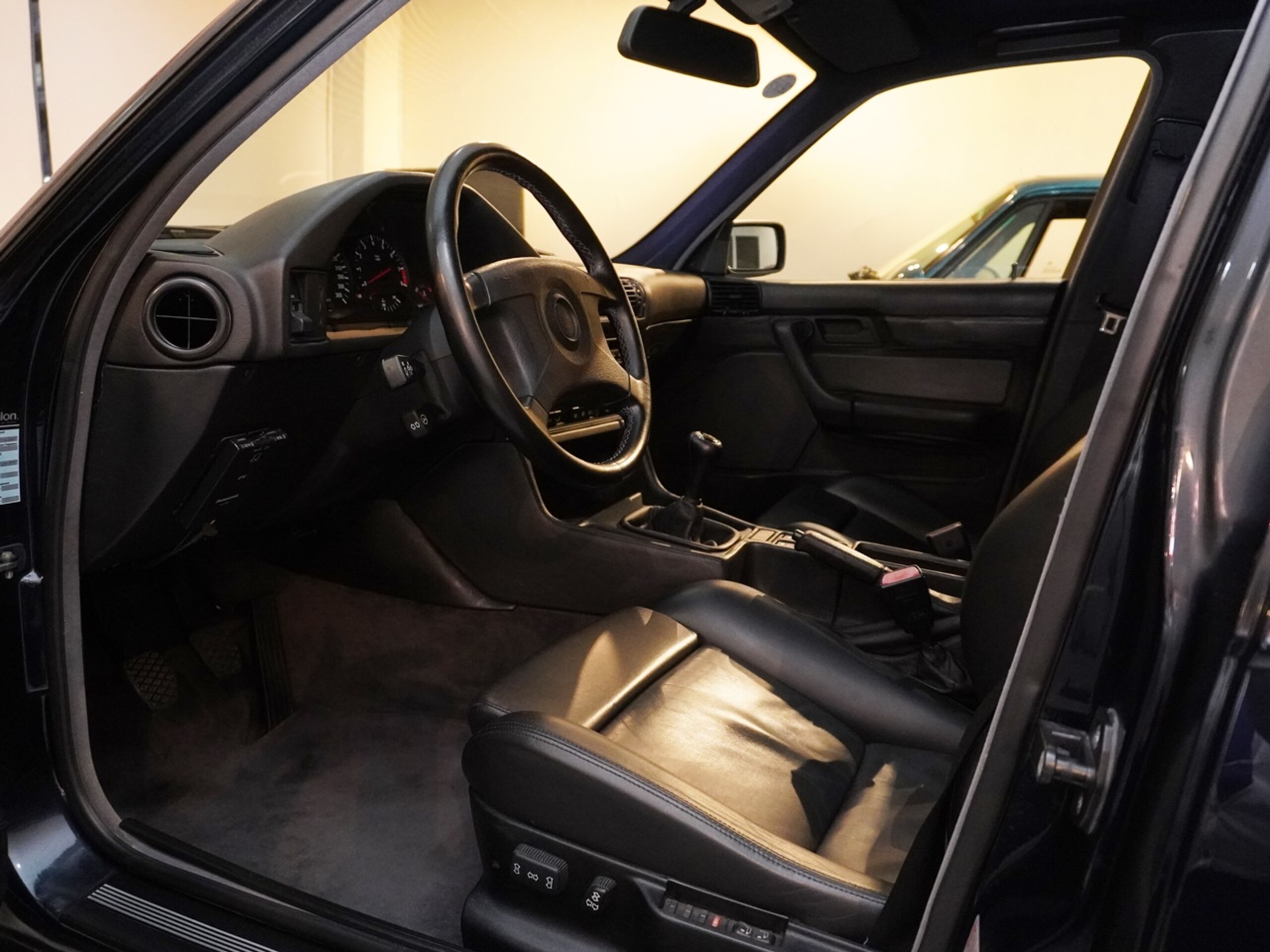 1994 BMW M5 — Photo 11 / 20