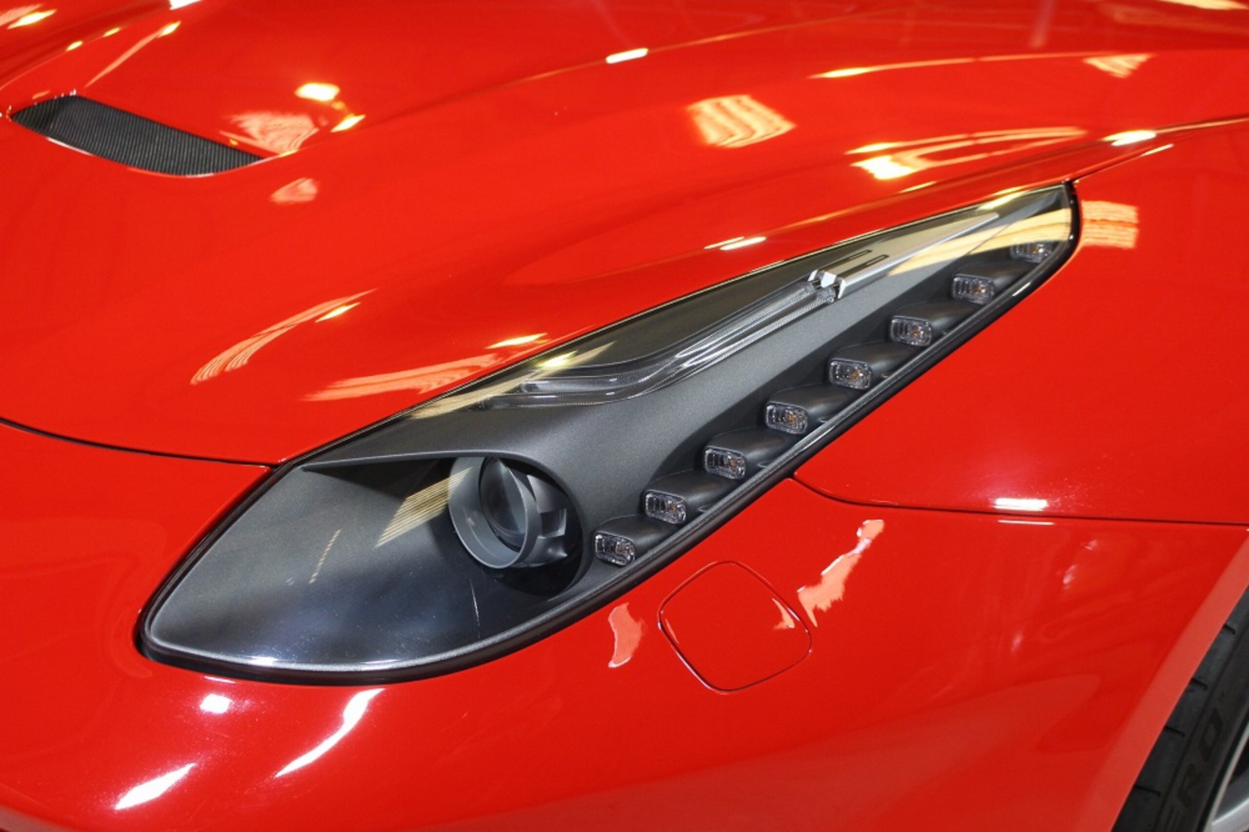 2014 Ferrari F12 Berlinetta — Photo 19 / 24