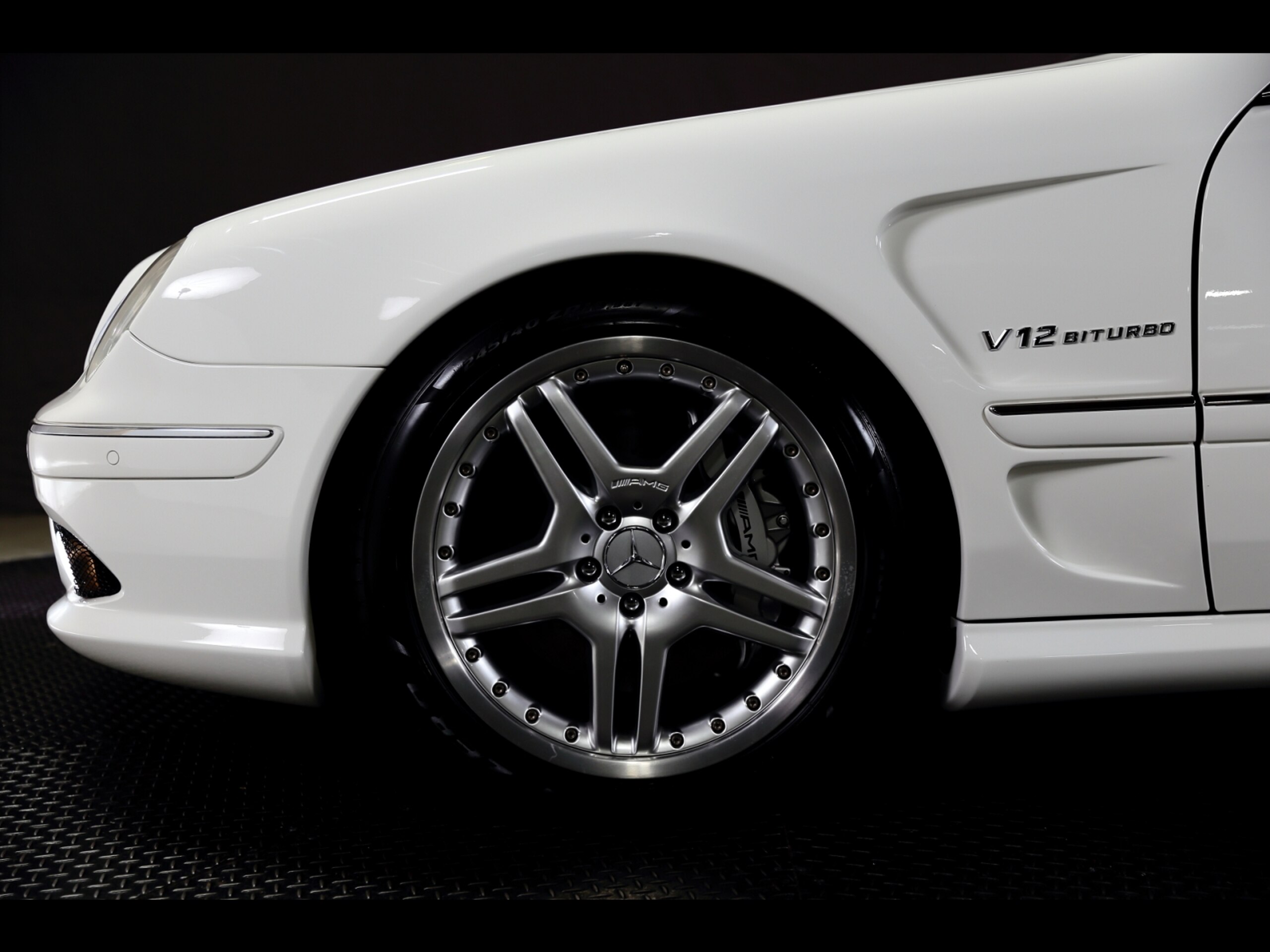 2004 Mercedes Benz CL55 AMG — Photo 12 / 13