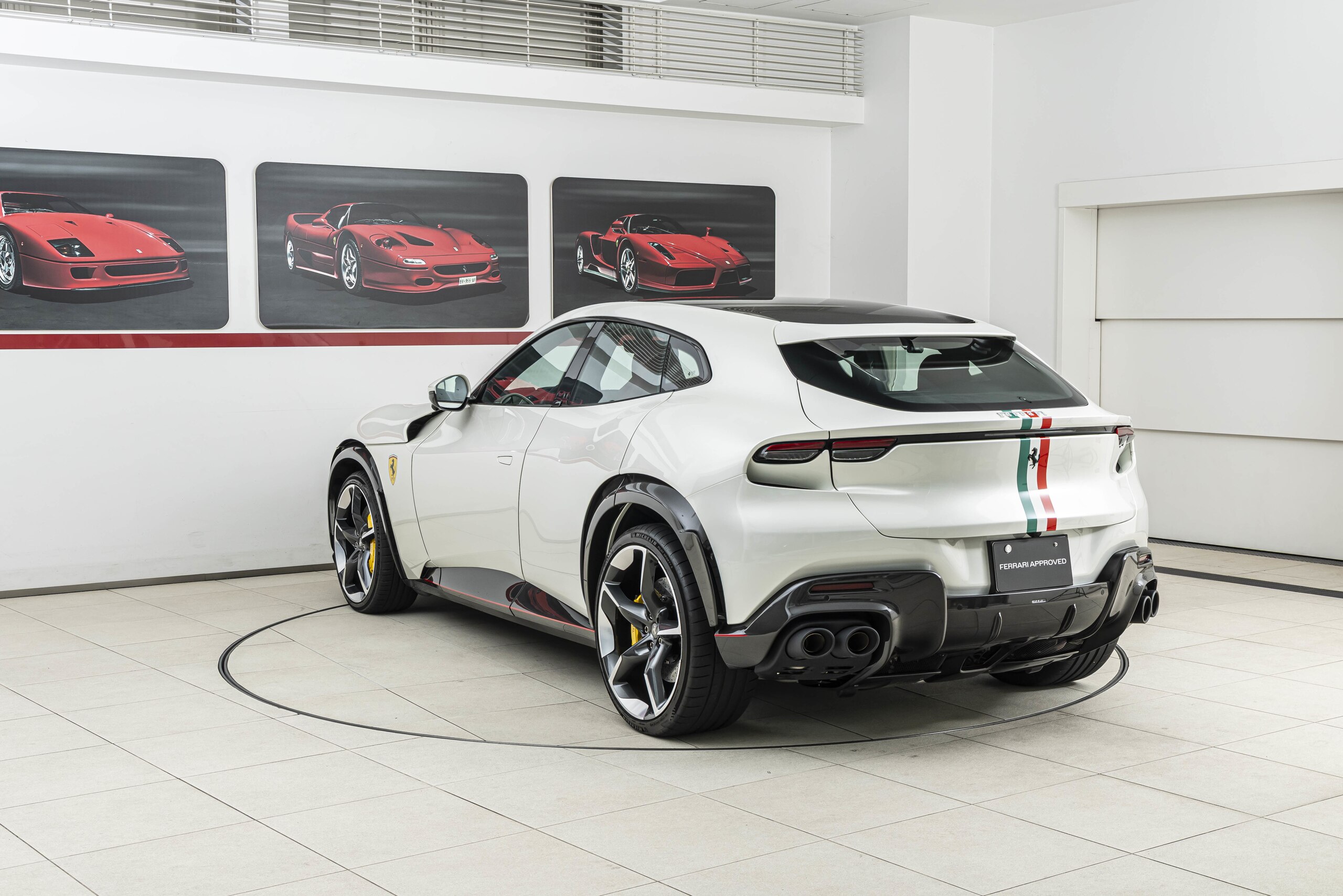 2025 Ferrari Purosangue — Photo 6 / 32