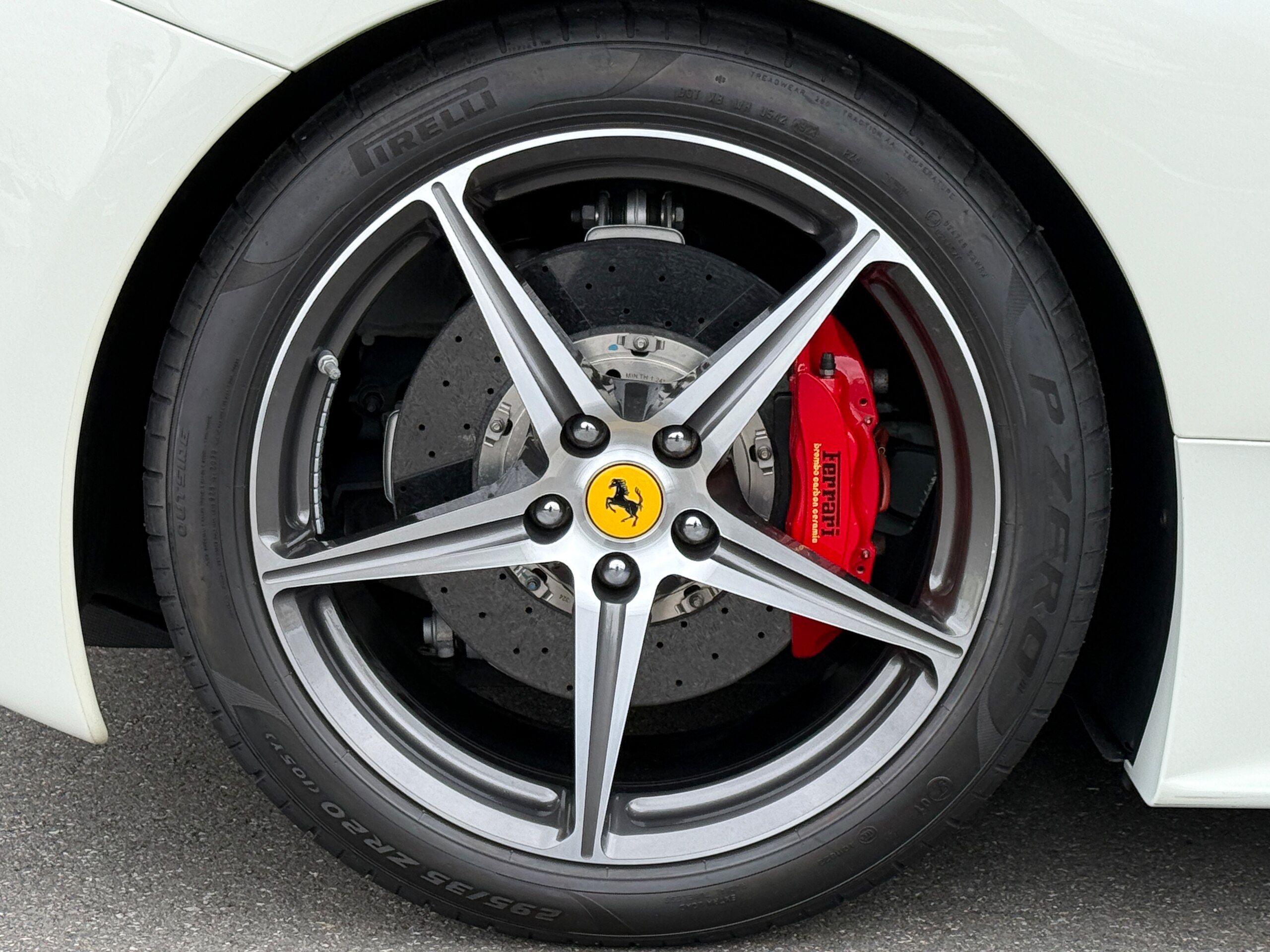 2014 Ferrari 458 Italia F1 DCT — Photo 44 / 52