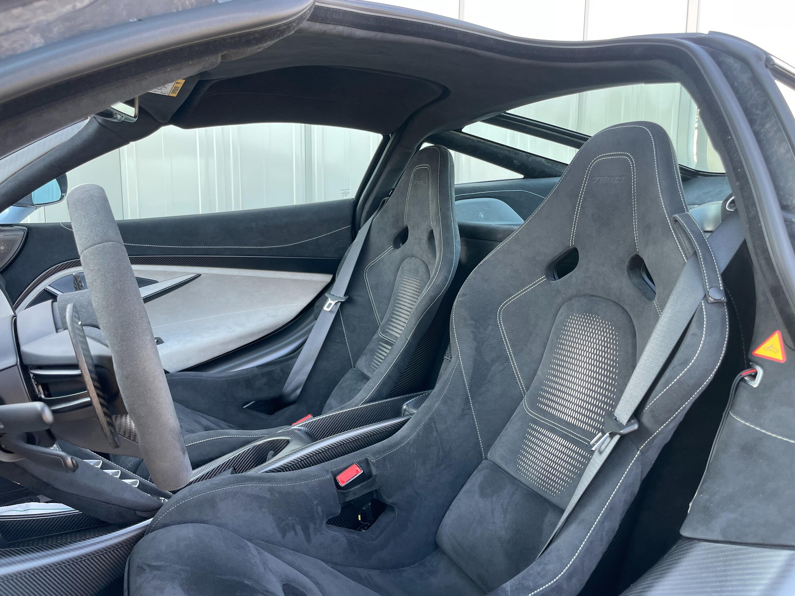 2021 McLaren 765LT — Photo 16 / 18