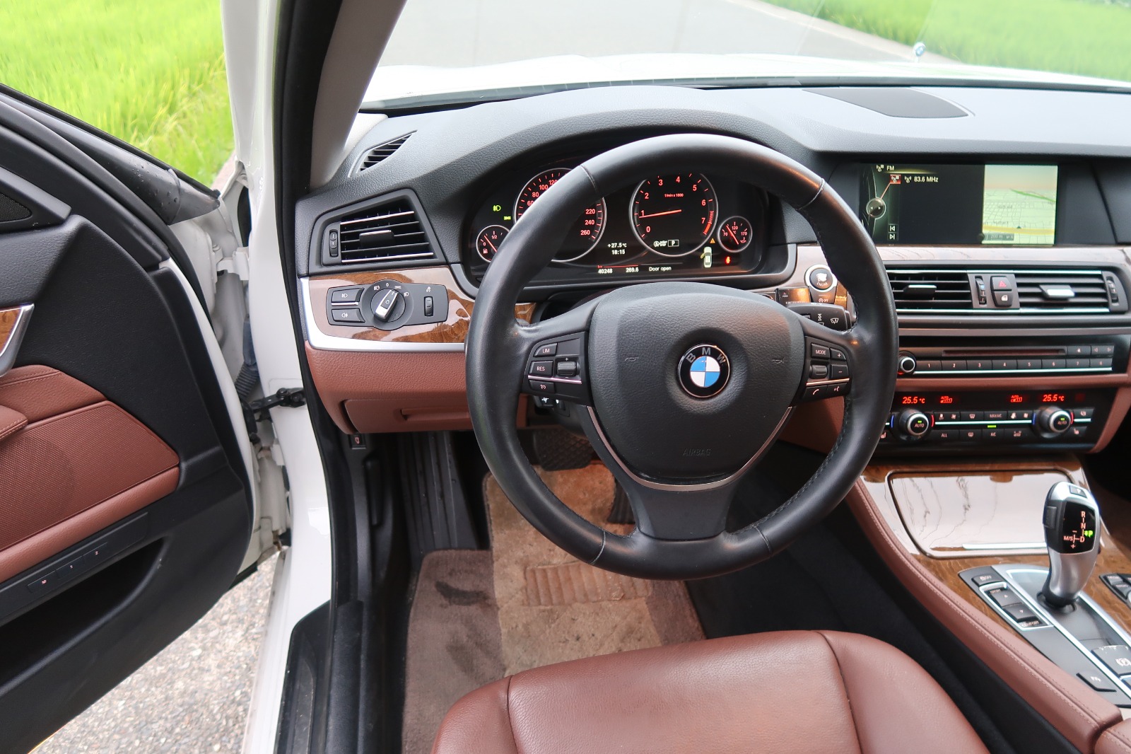 2012 BMW 528i Luxury — Photo 10 / 10