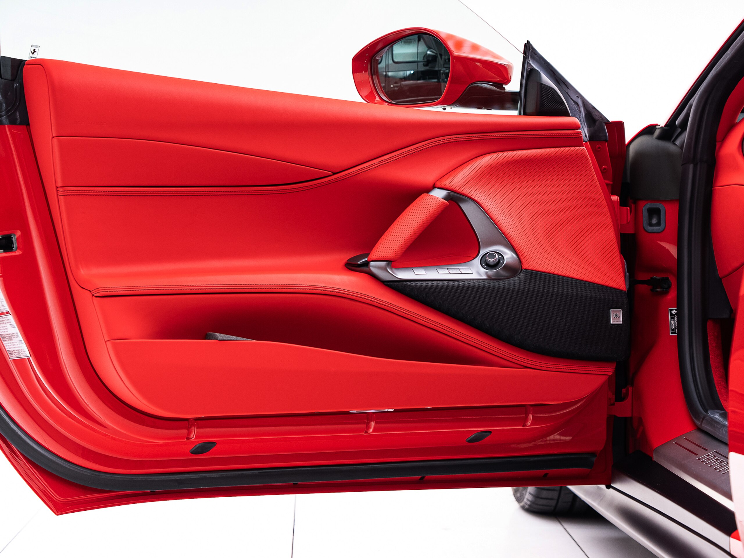 2021 Ferrari 812GTS — Photo 22 / 55