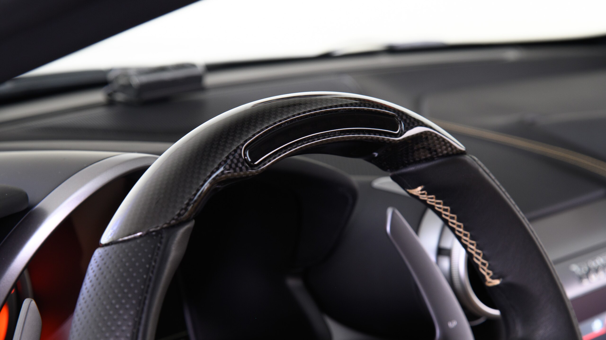 2020 Ferrari GTC4Lusso — Photo 17 / 24