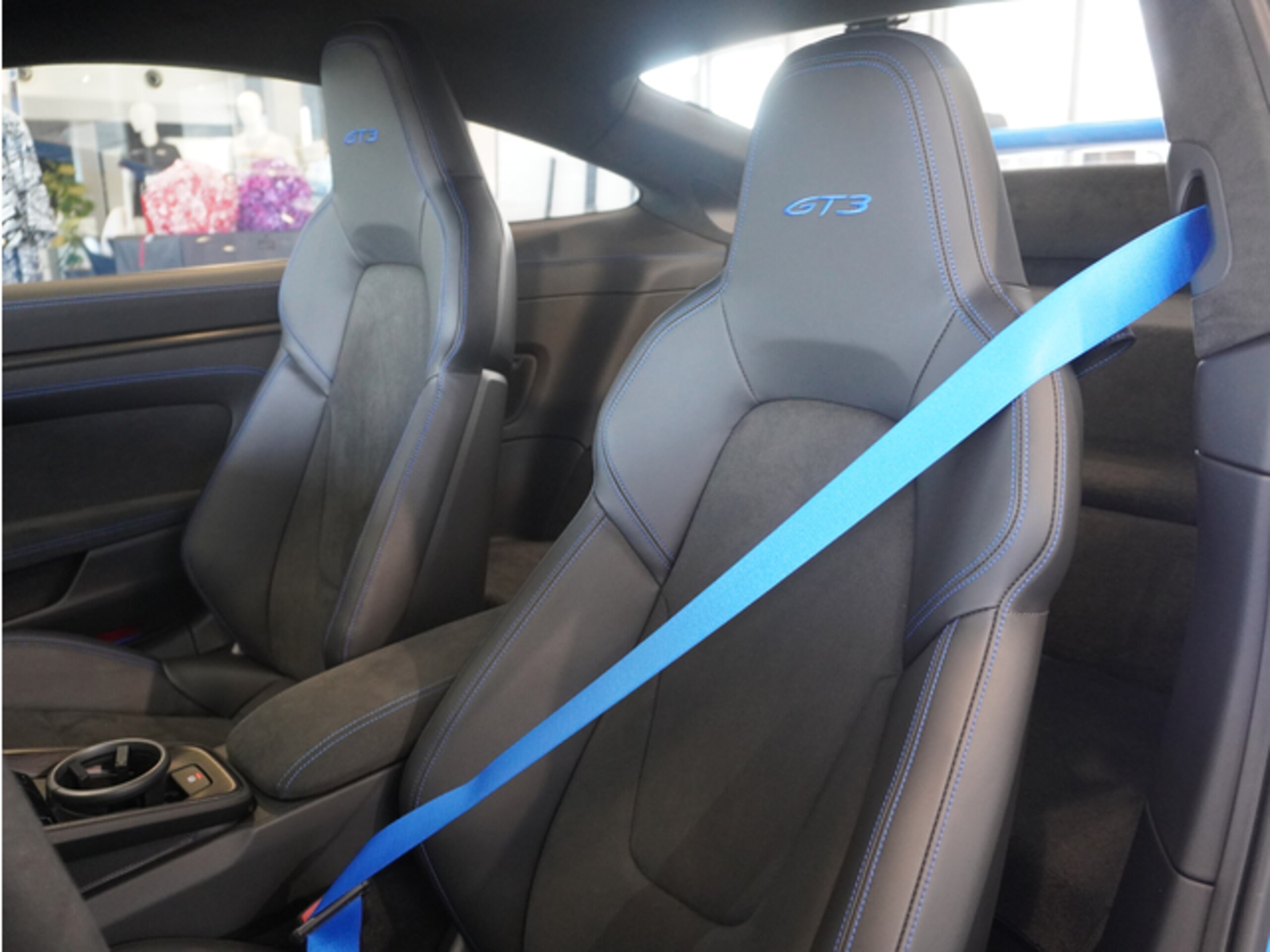 2022 Porsche 911 GT3 — Photo 8 / 17