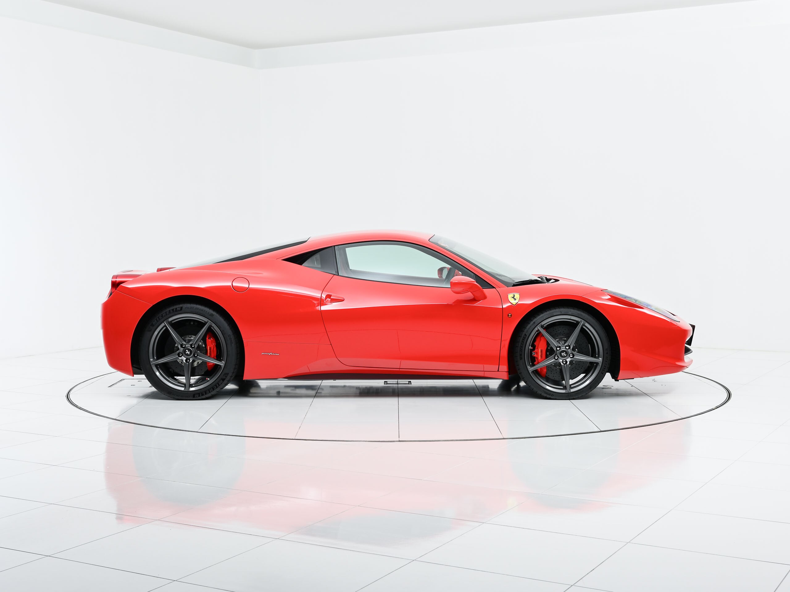 2014 Ferrari 458 Italia F1 DCT — Photo 6 / 20