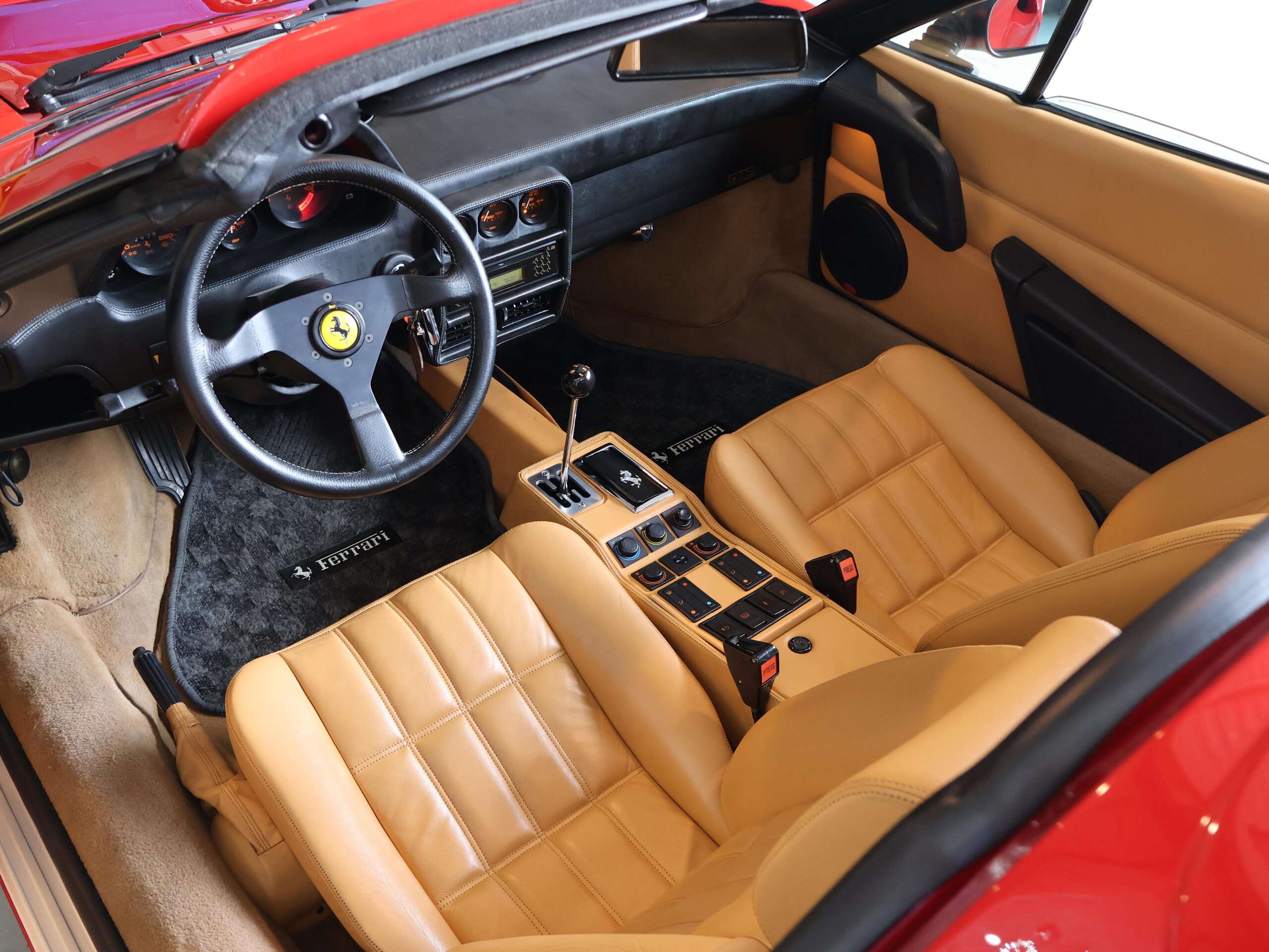 1989 Ferrari 328GTS — Photo 13 / 52