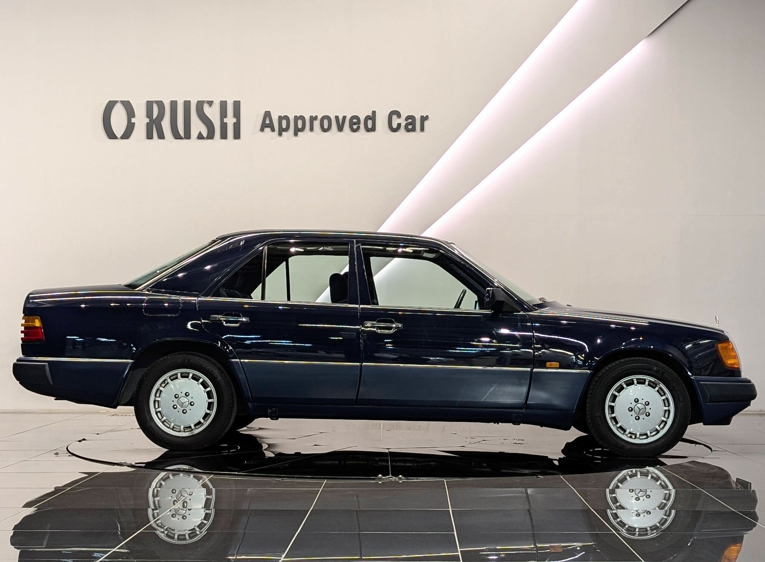 1992 Mercedes Benz 300E — Photo 6 / 21