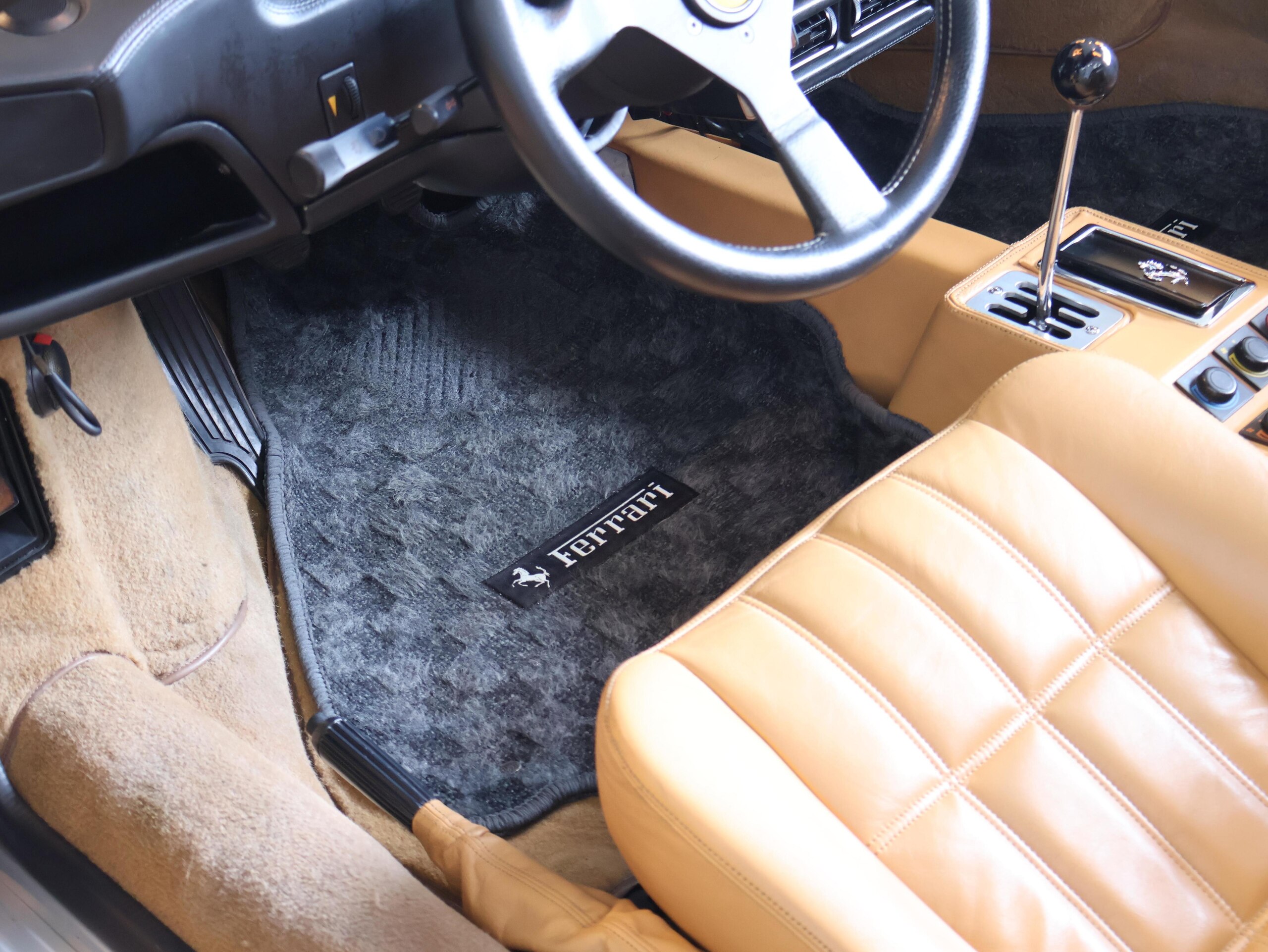 1989 Ferrari 328GTS — Photo 17 / 52