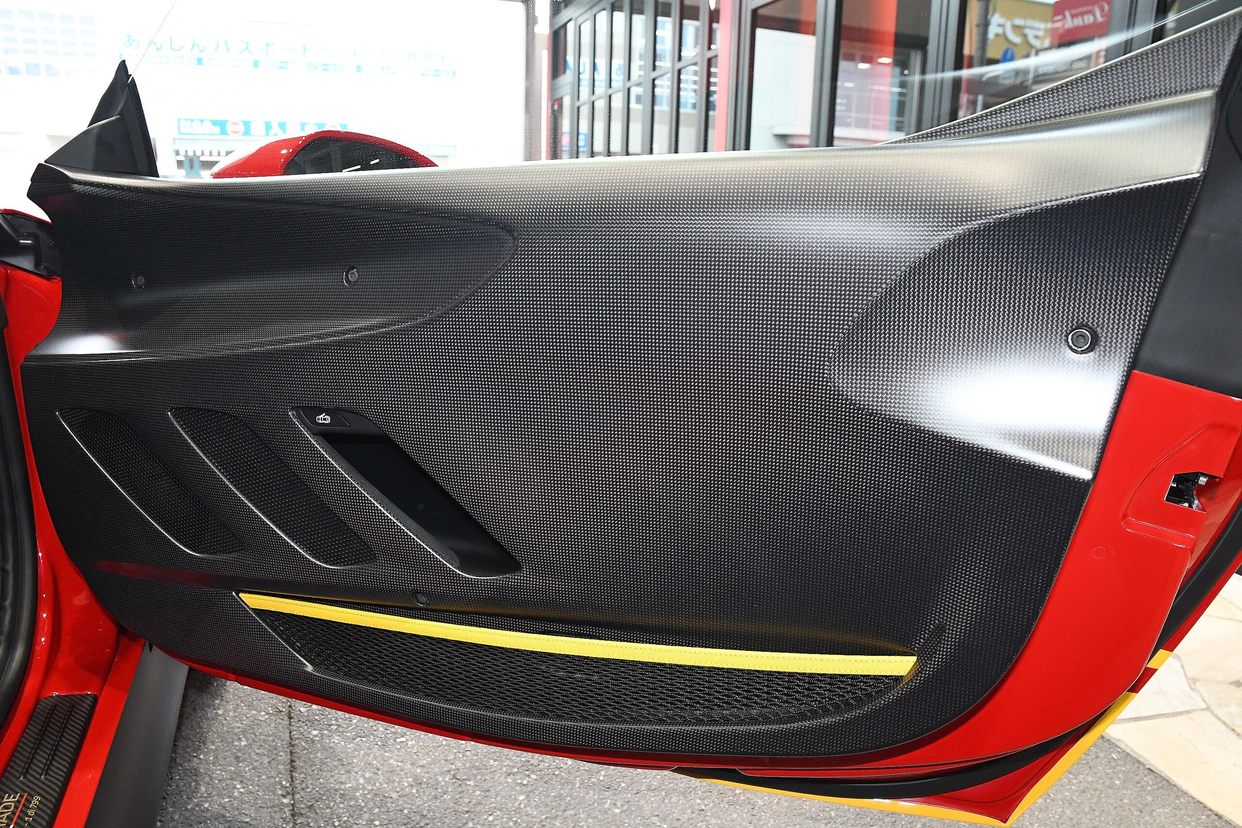 2026 Ferrari SF90 XX Stradale Tailor Made — Photo 35 / 63