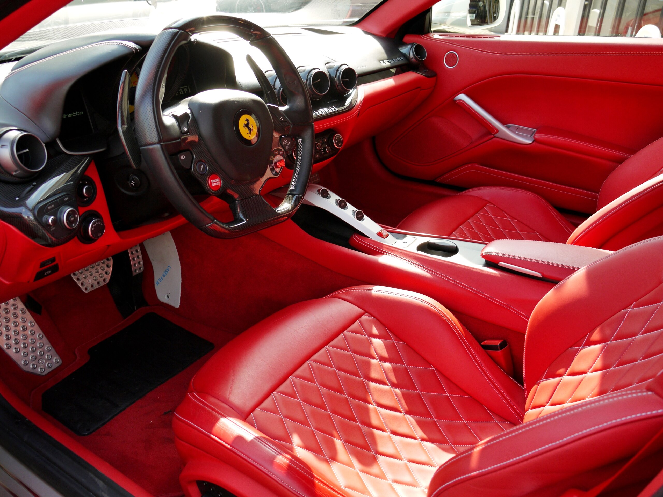 2014 Ferrari F12 Berlinetta — Photo 6 / 11