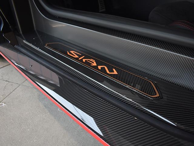 2021 Lamborghini SIÁN FKP 37 — Photo 19 / 24