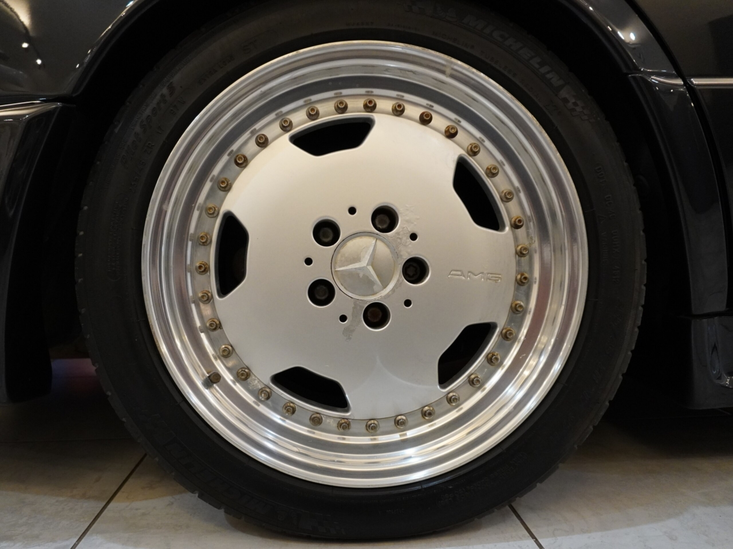 1994 Mercedes Benz E60 AMG — Photo 22 / 24