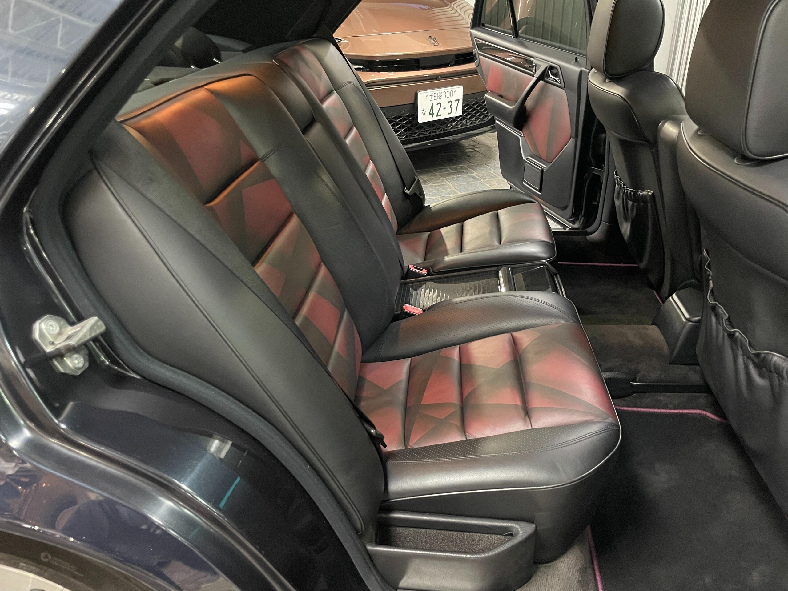 1994 Mercedes Benz E500 Limited — Photo 13 / 17