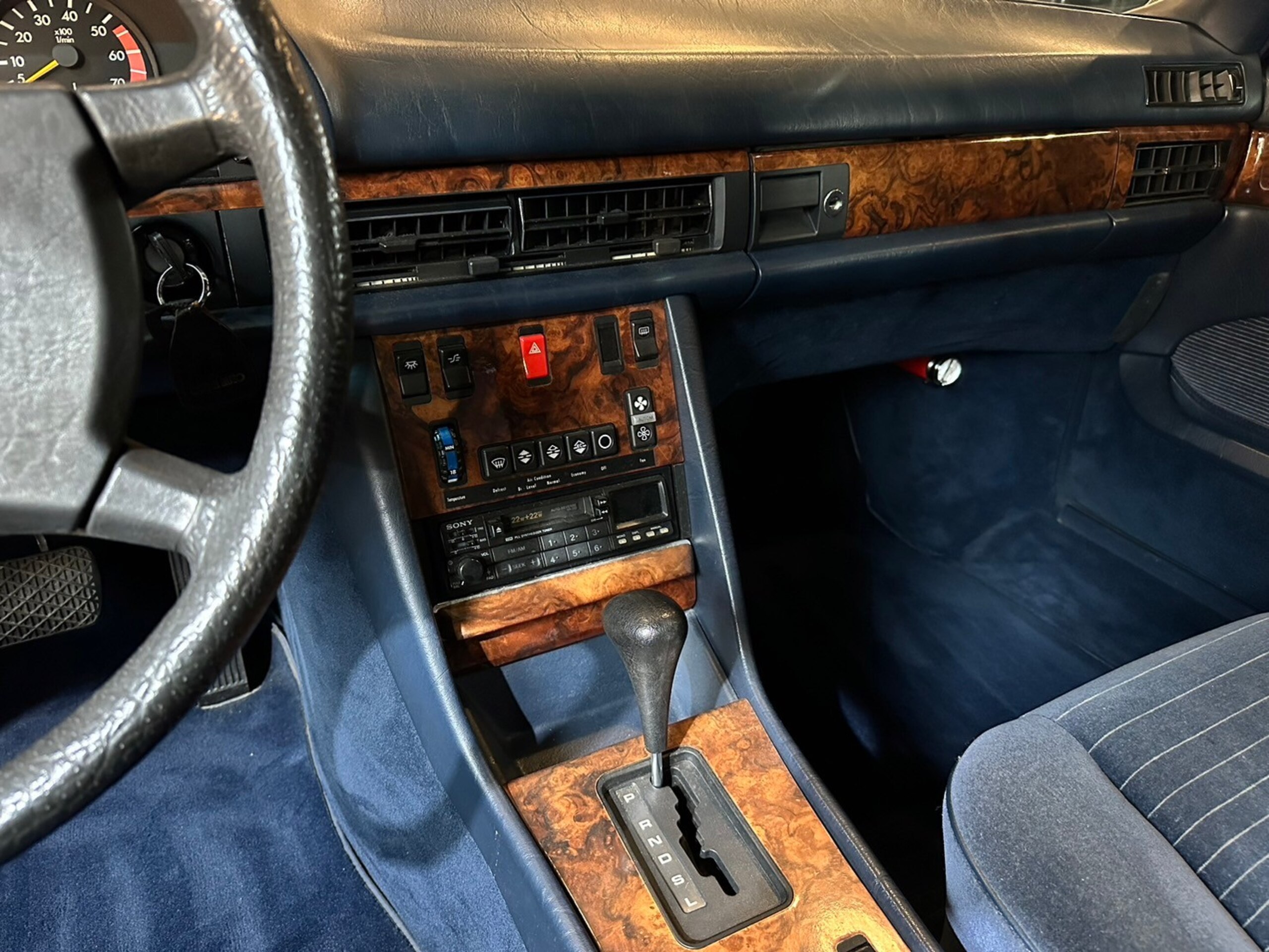 1982 Mercedes Benz 380SEC — Photo 7 / 13