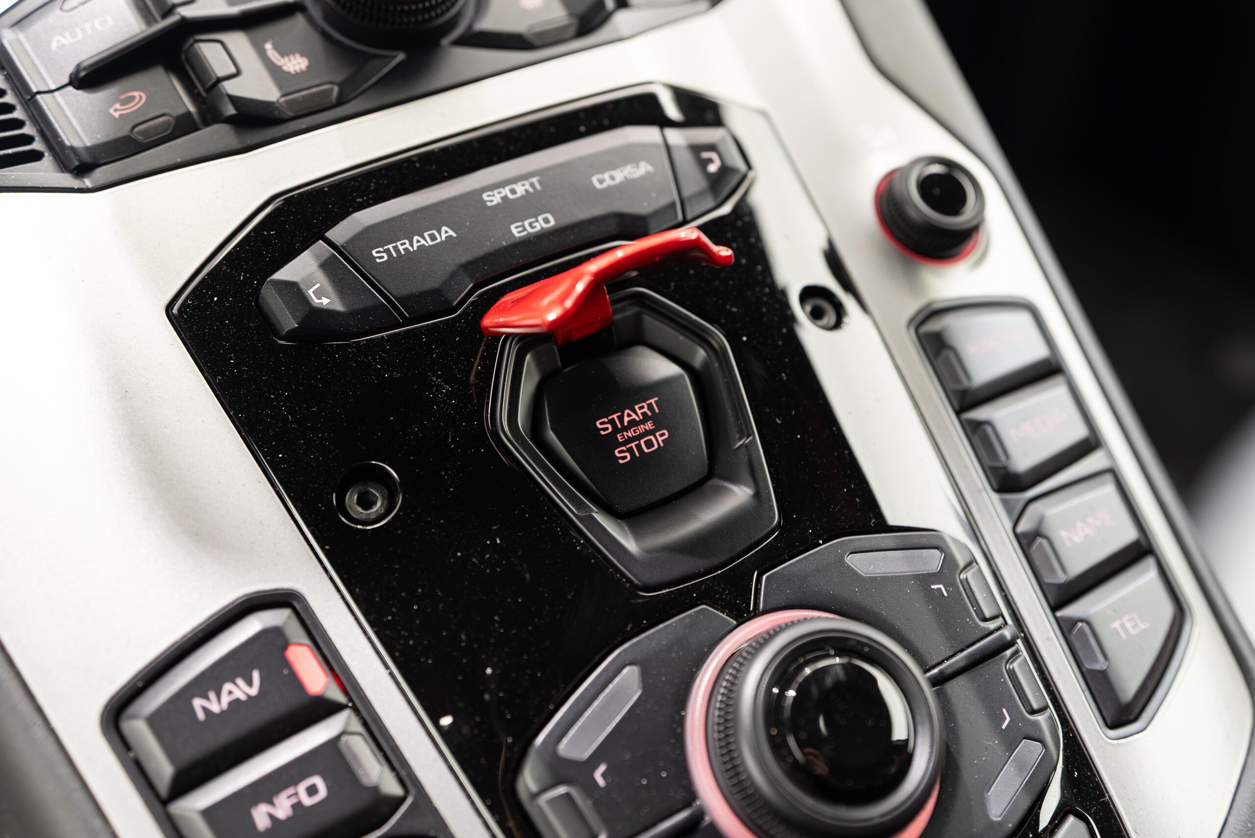 2018 Lamborghini Aventador S — Photo 25 / 26