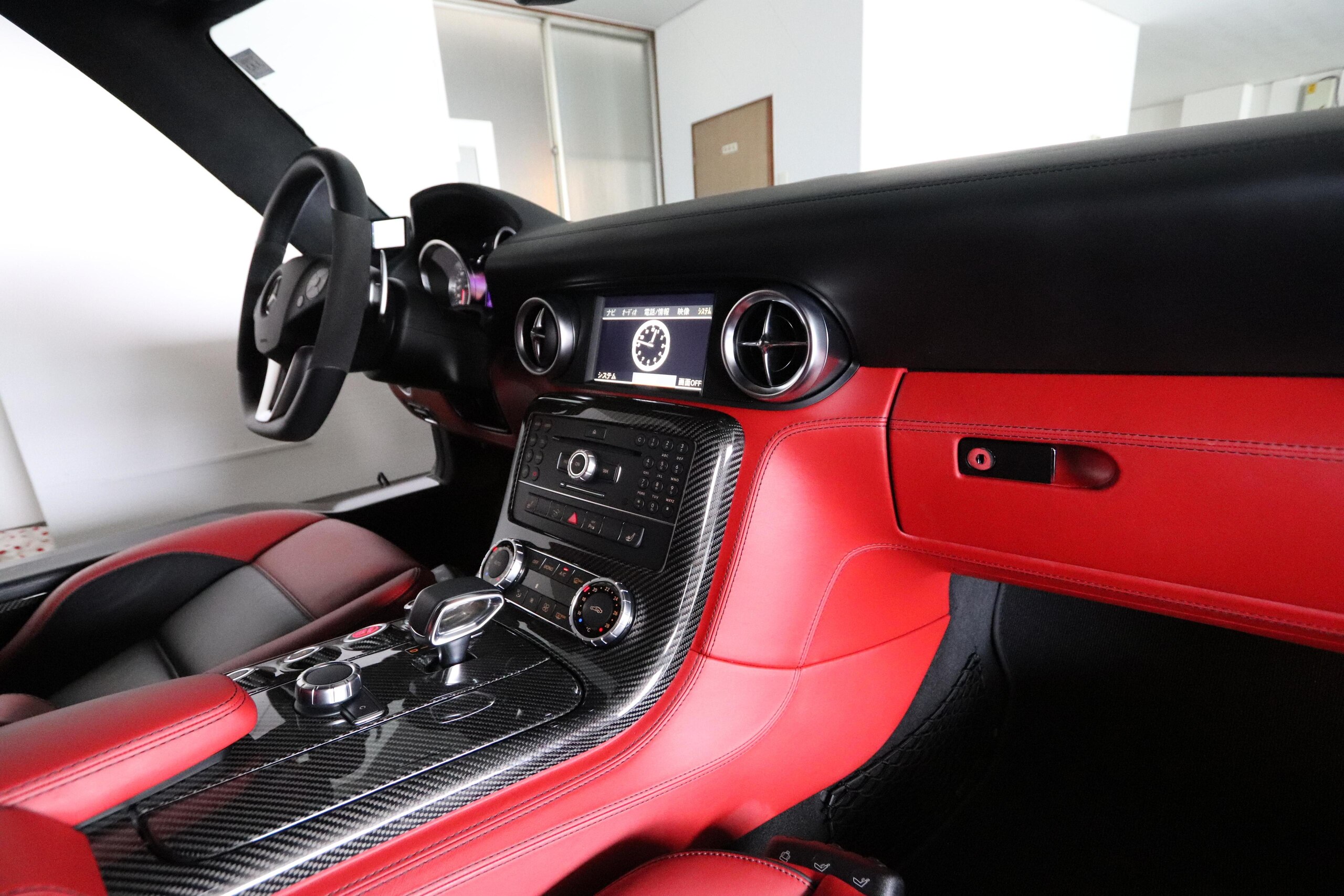 2013 Mercedes Benz SLS AMG — Photo 12 / 13
