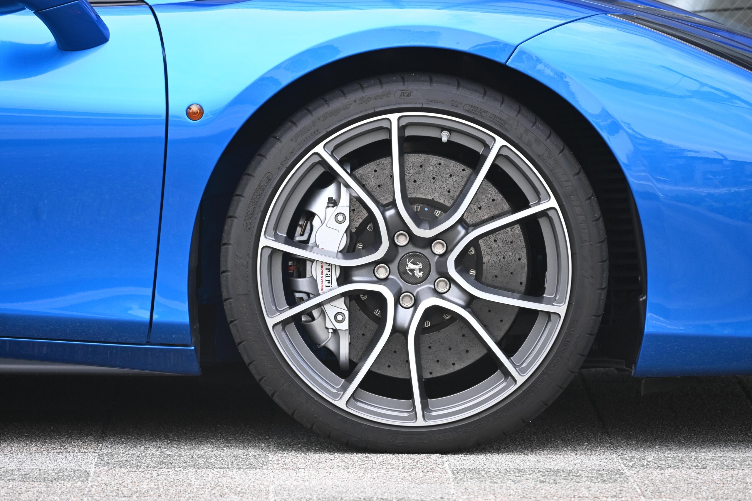 2016 Ferrari 488 Spider — Photo 18 / 20